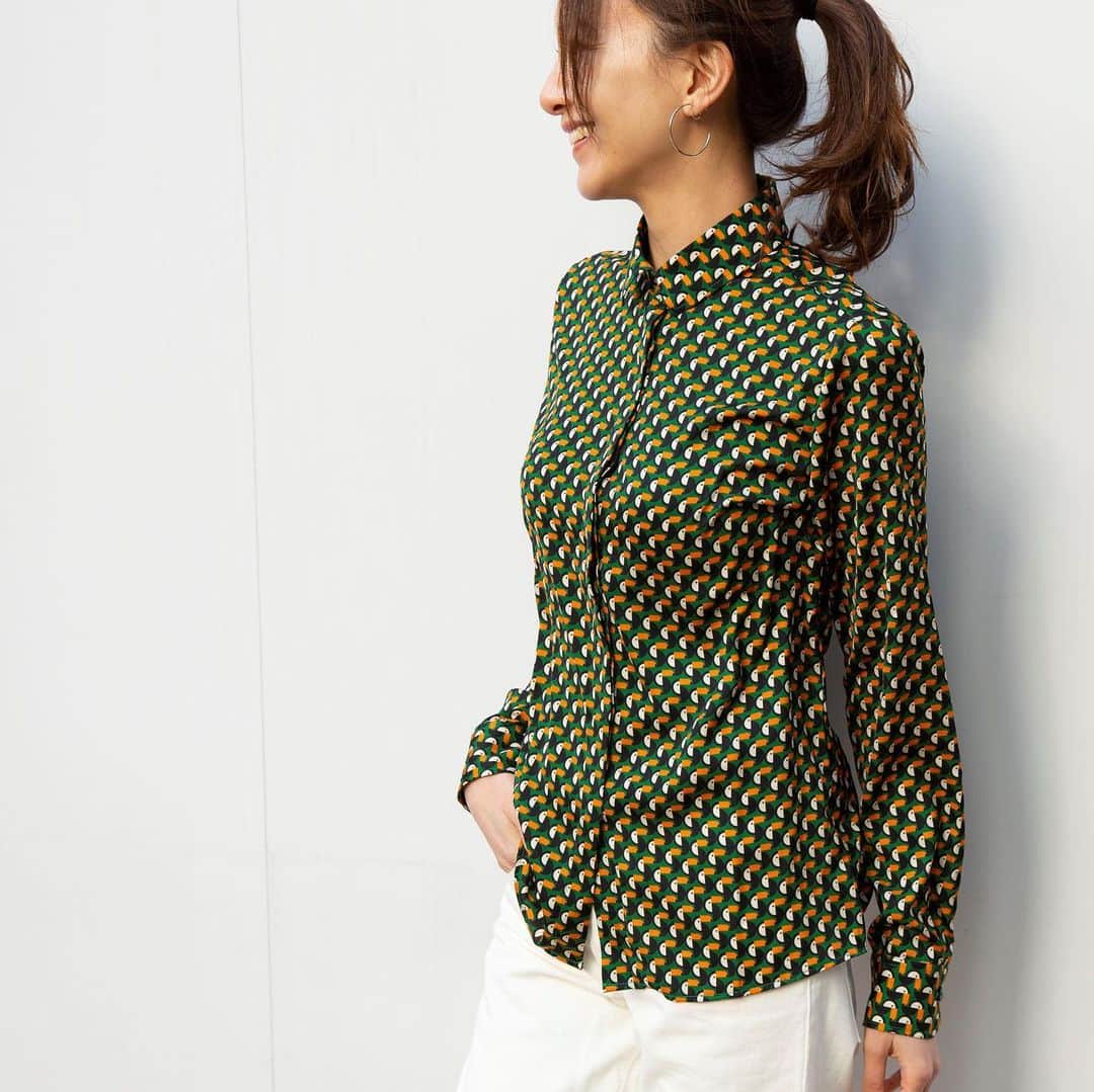 NARACAMICIE Japanさんのインスタグラム写真 - (NARACAMICIE JapanInstagram)「.﻿ Recommended styling﻿ ﻿ Tucano Print Shirt﻿ 品番：10-02-01-059﻿ ﻿ オオハシがプリントされたシャツは﻿ レトロな風合で、スタイリング次第では﻿ カジュアルコーデもおすすめです◎﻿ ﻿ ▶️WINTER SALE MAX50%OFF!!﻿ プロフィールURLからチェックしていただけます✨﻿ ﻿ #naracamicie #fashion #2020aw #2020秋冬 #秋冬 #ブラウスコーデ #ブラウス #カジュアル #カジュアルコーデ #カジュアルファッション #ナラコーデ #大人カジュアル #大人カジュアルコーデ #大人コーデ #上品カジュアル #大人フェミニン #オンオフ #きれいめカジュアル #きれいめコーデ #きれいめファッション #大人きれいめコーデ #大人きれい #ワンマイルコーデ #ワンマイルウェア #ワンマイル」1月4日 21時05分 - naracamicie_jp