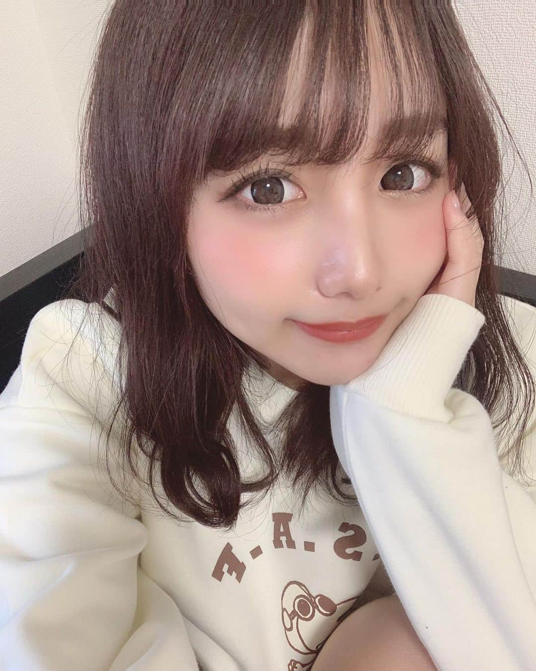 加藤里奈さんのインスタグラム写真 - (加藤里奈Instagram)「⋆ @a_trend_ld のトレーナー🤍 すぬちゃんかわいいでしょ✌︎ ⋆ #ootd #fashion #instafood #instagram #instalike  #hairstyle #outfit #code #coordinate #style #stylepoint #instafashion #instagood #instalike #ファッション #撮影 #ヘアアレンジ #ヘアスタイル #アレンジスタイル #ヘア #かとこ #コーディネート #コーデ #かとこーで #今日の服 #atrend」1月4日 21時07分 - katoco0326