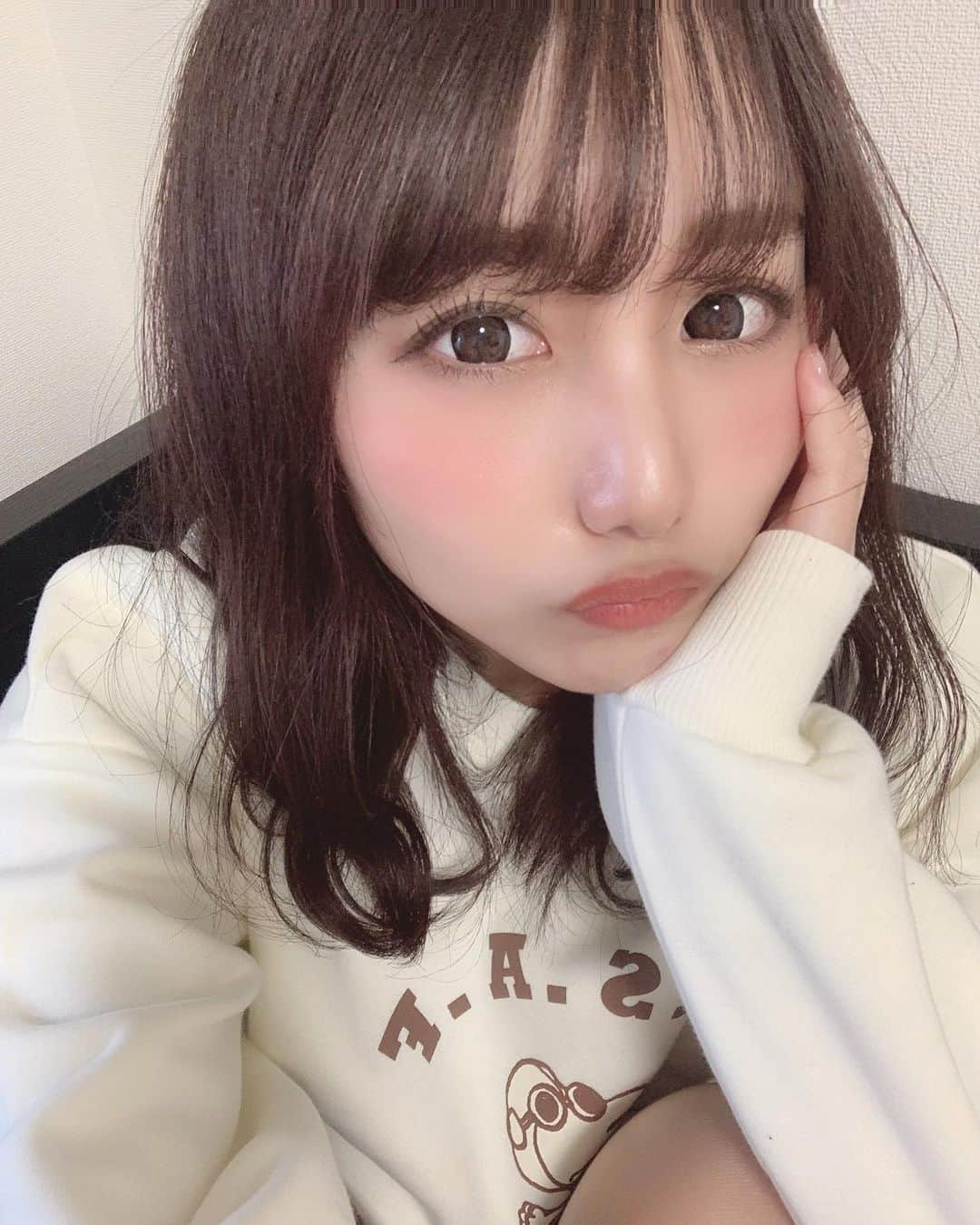 加藤里奈さんのインスタグラム写真 - (加藤里奈Instagram)「⋆ @a_trend_ld のトレーナー🤍 すぬちゃんかわいいでしょ✌︎ ⋆ #ootd #fashion #instafood #instagram #instalike  #hairstyle #outfit #code #coordinate #style #stylepoint #instafashion #instagood #instalike #ファッション #撮影 #ヘアアレンジ #ヘアスタイル #アレンジスタイル #ヘア #かとこ #コーディネート #コーデ #かとこーで #今日の服 #atrend」1月4日 21時07分 - katoco0326