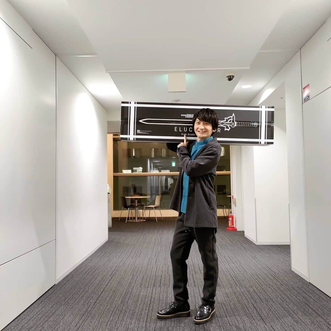島﨑信長のインスタグラム：「いつぞやの礫チャン。このスタイルで入ったので搬入のスタッフさんと間違えられました🤣 1/1エリュシデータでかいよ！！」