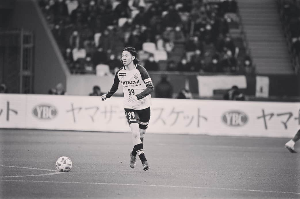 神谷優太さんのインスタグラム写真 - (神谷優太Instagram)「.  vsFC東京 ルヴァン決勝  すごく悔しい。 目の前で優勝されるのは本当に悔しい。  素晴らしいサポーターの前で優勝したかった。  更なる成長を。  #神谷優太 #柏レイソル」1月4日 21時35分 - y.u.t.a.kmy