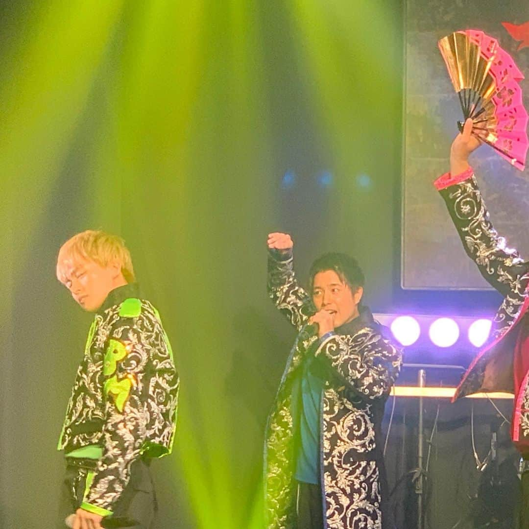 BOYS AND MENさんのインスタグラム写真 - (BOYS AND MENInstagram)「ニューアルバム　 #BOYMENtheUniverse リリース記念 プラットフォームツアー@LINE LIVE  ご視聴いただきありがとうございます  今年初ライブいかがでしたか？  今年も #ボイメン を宜しくお願いいたします  BOYMENtheUniverse 1/27リリース‼︎  #水野勝 #田村侑久 #小林豊 #本田剛文 #勇翔 #平松賢人 #吉原雅斗 #どえりゃあjump #jump #新年 #今年もよろしくお願いします #まえのめり本ちゃん #扇子 #をなくす 勇翔 #カメラ #はしゃぐ #タムひら #japan」1月4日 21時36分 - boysandmen_official