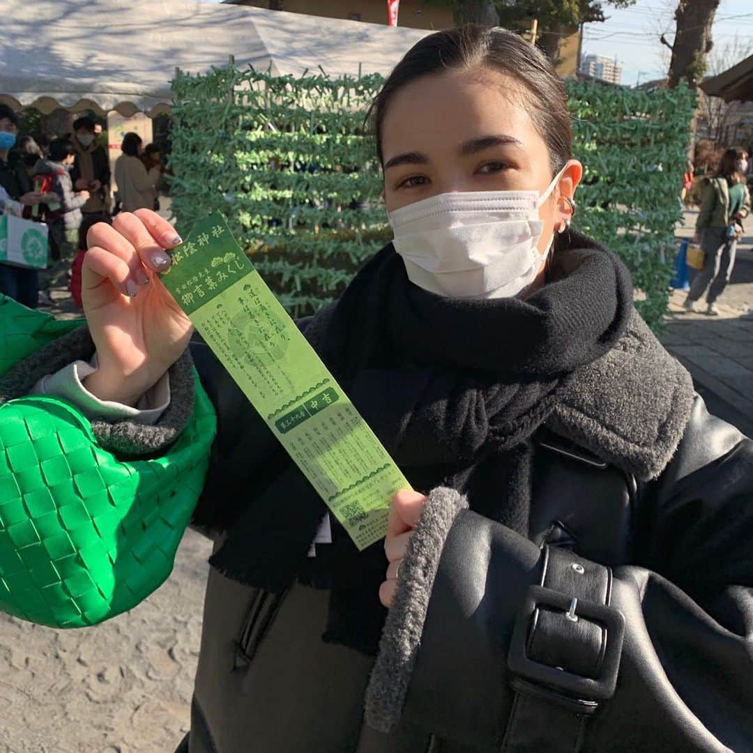 ケルク ハナのインスタグラム：「なんか去年も見たような写真🤔 今年は遂に中吉😑」