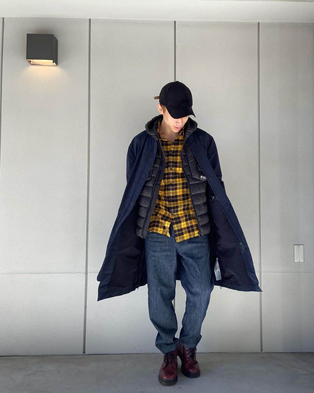 のインスタグラム：「#Daily #coordination 20 !!!!   #Cap  @ca4la_official   #coat @armaniexchange   #shirt @diesel   #inner #downjacket  @diesel   #boots @drmartens_japan  @drmartensofficial   #coordinate #fasion  #streetfashion  #coordinate」