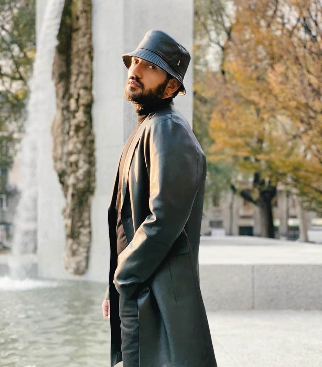 ボルサリーノさんのインスタグラム写真 - (ボルサリーノInstagram)「Rain or shine, embrace style feel-good vibes. The #perfect #Borsalino leather #Bucket #hat. Explore this model and more now on www.borsalino  #repost @ragalluccio」1月4日 22時01分 - borsalino_world