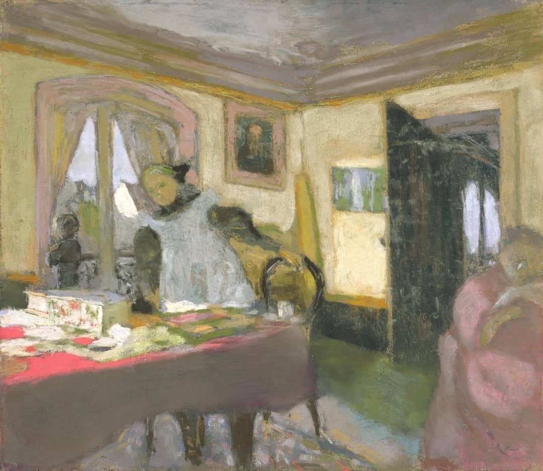 テート・ギャラリーさんのインスタグラム写真 - (テート・ギャラリーInstagram)「#WorkOfTheWeek by Edouard Vuillard welcomes back some routine for the new year. Vuillard frequently painted friends or family, but he insisted: 'I don't make portraits. I paint people in their homes.' 🏠 This work shows the drawing-room of the artist's Paris house where he lived with his mother. Vuillard's niece stands at the table doing her lessons while her brother is at the window, looking out. The silhouette of the artist's mother can be seen on the right, and Vuillard himself appears in the portrait on the wall.  Edouard Vuillard, The Laden Table c.1908, Tate collection.」1月4日 22時18分 - tate