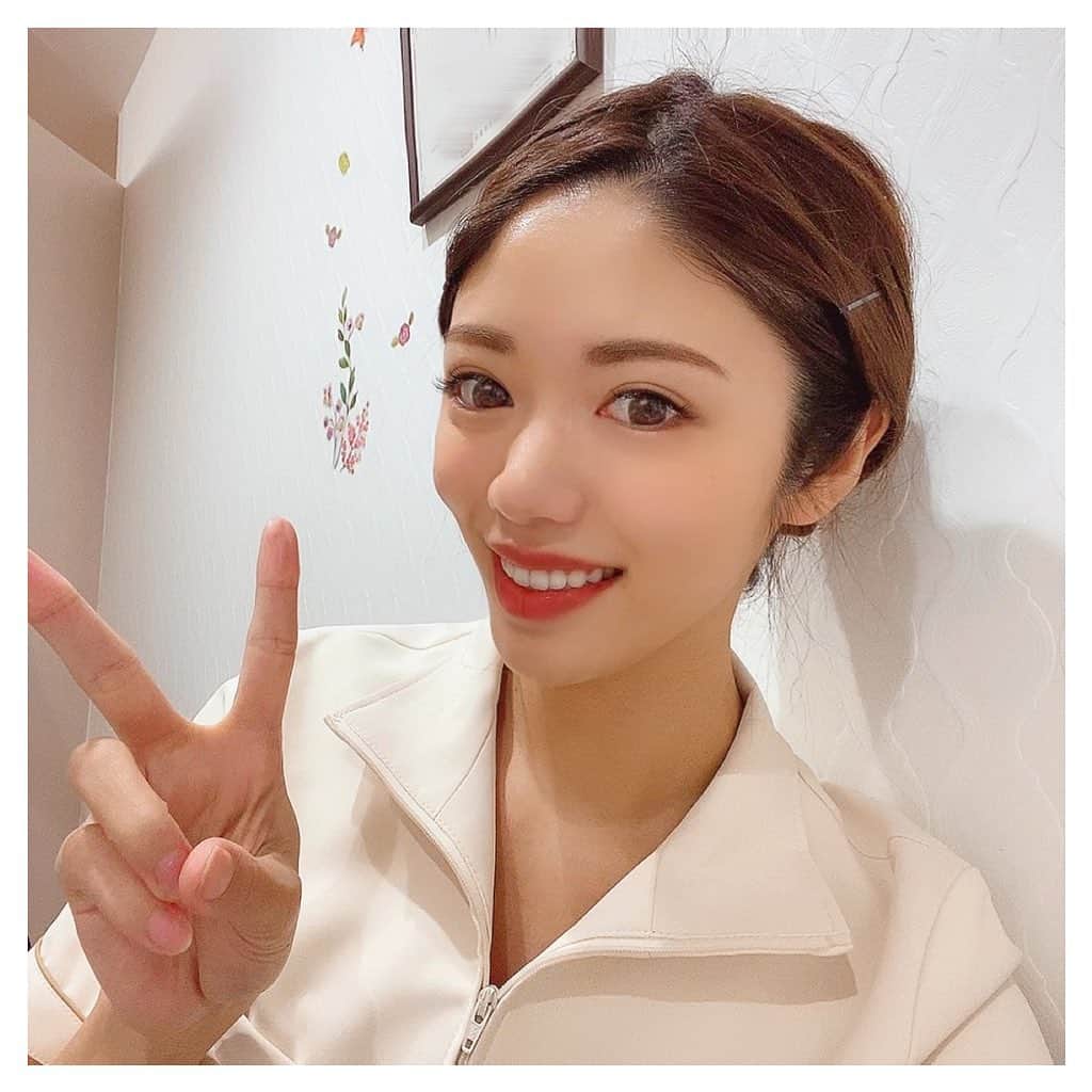 ARIKAのインスタグラム：「賀正新年🎍 . 皆さんあけましておめでとうございます✨ 今年からエステ正社員として働く事になりました👏🏻 今日が仕事始めで、目標を立てて 良いスタートをきることができました❤️ 2021年、皆さんが健康で幸せ溢れる一年になる事をお祈りしてます❣️ コロナに負けず頑張りましょうっ‼️ 今年も宜しくお願いします🙏 . #新年 #挨拶 #仕事始め #エステ #美容 #正社員 #ご多幸をお祈りします #今年も宜しくお願いします #おひとり様 #workout #makeup #hair #me #girl #swag #l4l #love #selfie #bestoftheday #followme #dog #lovedogs #お洒落さんと繋がりたい」