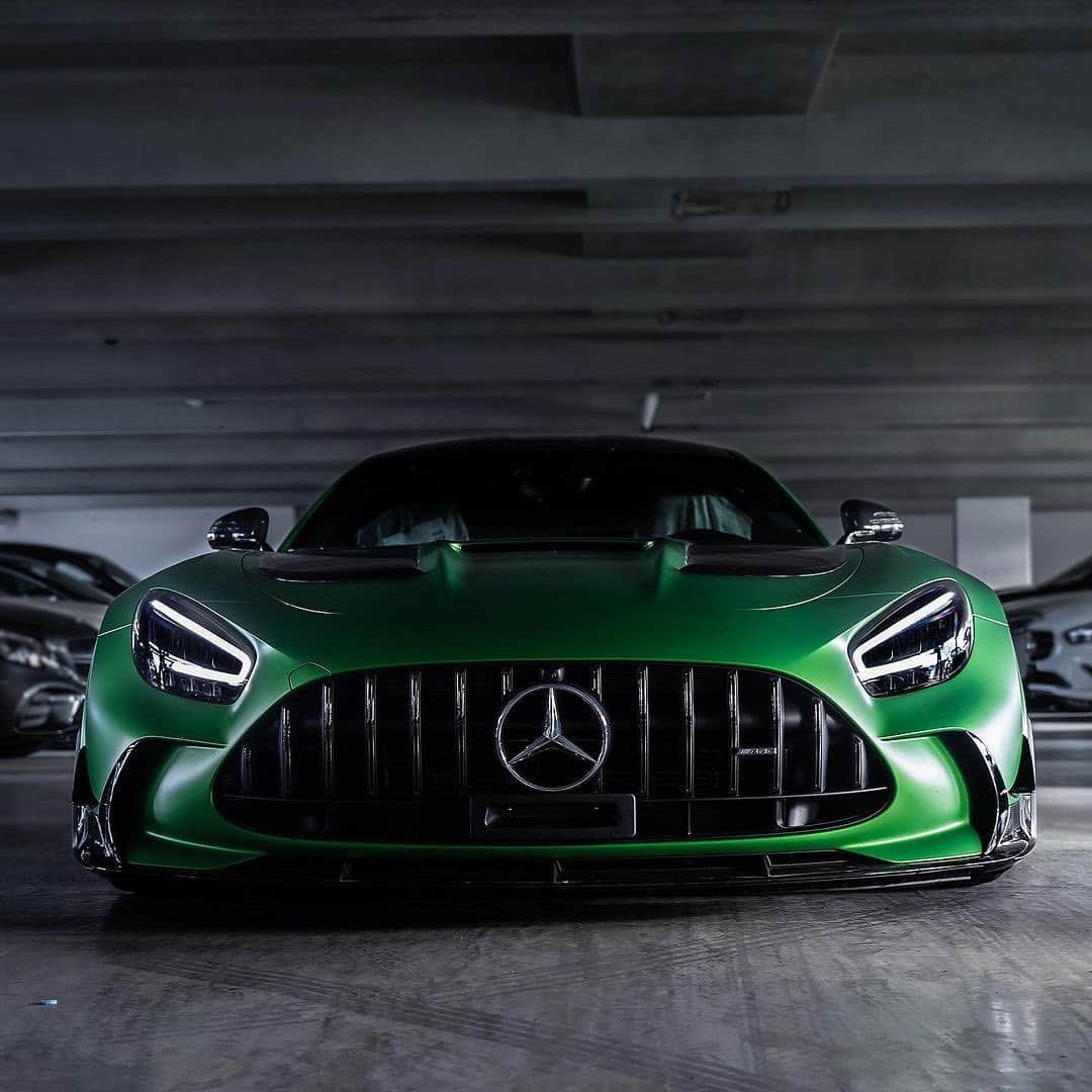 CARLiFESTYLEさんのインスタグラム写真 - (CARLiFESTYLEInstagram)「The Beast! AMG GT Black Series. Photo by @srs_swissrichstreets #carlifestyle」1月4日 13時46分 - carlifestyle