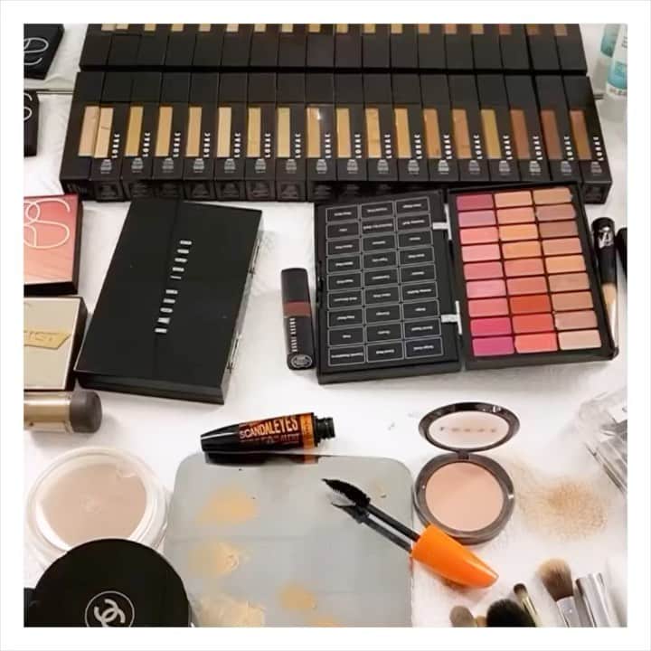 JO BAKERのインスタグラム：「P R O D U C T • P L A Y  Firstly... love the foundation packaging @loraccosmetics - slimline with easy to see shade display ... secondly I can’t live without the @narsissist #fullyloaded ‘strike it rich’ eyeshadow palette... (loved it for years now hope they don’t discontinue) but my two beauty heroes of the day are @narsissist foundation in #khartoum and @bobbibrown lip crush in #blackberry ... that’s all ...oh and I’m always pleasantly shocked that #tinge blush by #loraccosmetics and #lesbeigebronzingcream @chanel.beauty  seems to suite almost everybody!!! Foolproof for all!! Two of my die hard favorites of all time!! #jobakermakeupartist #makeupchat #makeupartist #makeupkit #makeup #makeupaddict」