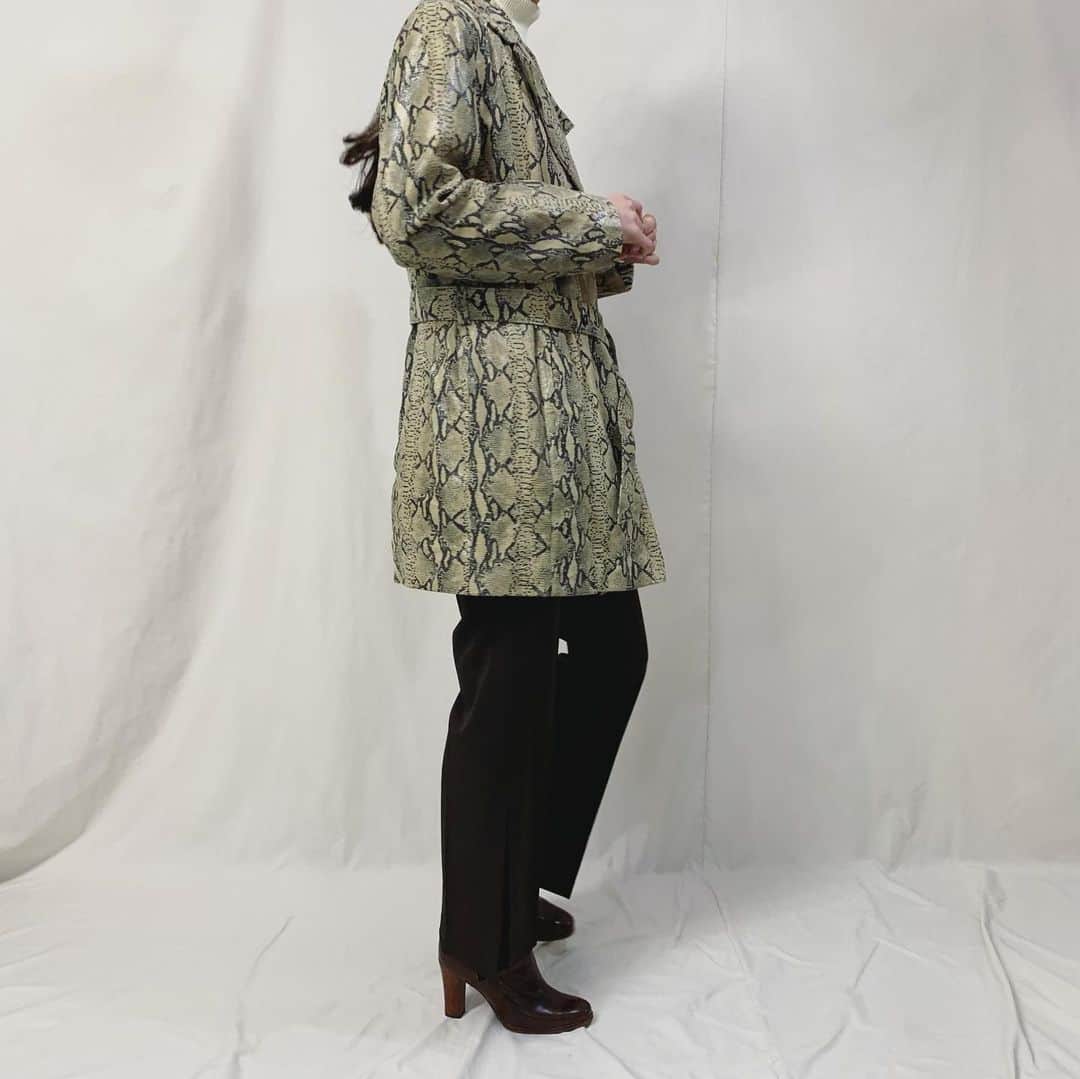 i nouさんのインスタグラム写真 - (i nouInstagram)「. new arrival.  90s snake pattern jacket #inou_vintageclothing」1月4日 14時06分 - inou_vintageclothing