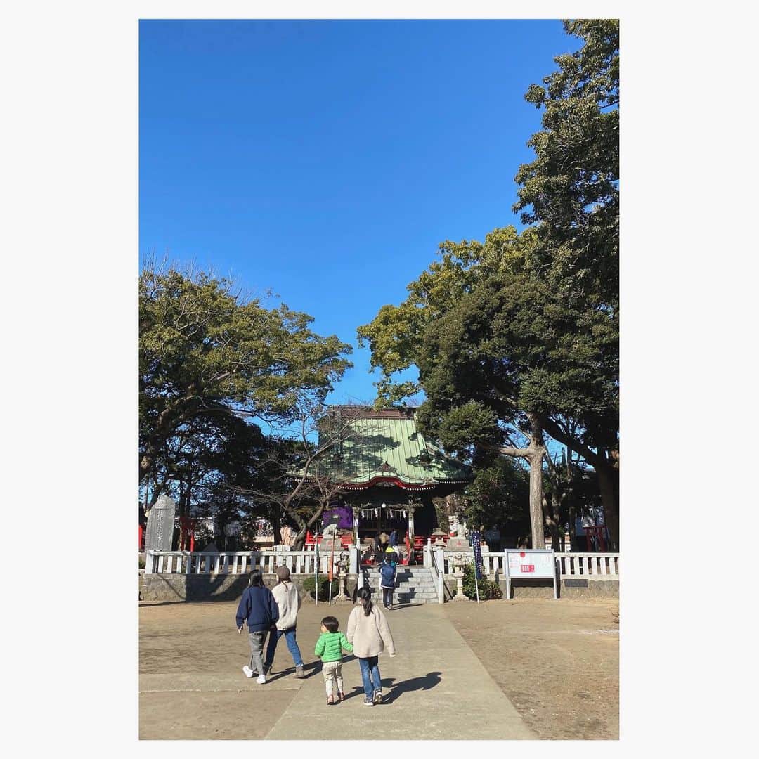 Caravanのインスタグラム：「2021.01.04  お墓参りからの初詣。  人の少ない地元ローカル神社へ。  事態が少しでも好転しますように。  Have a nice day !」