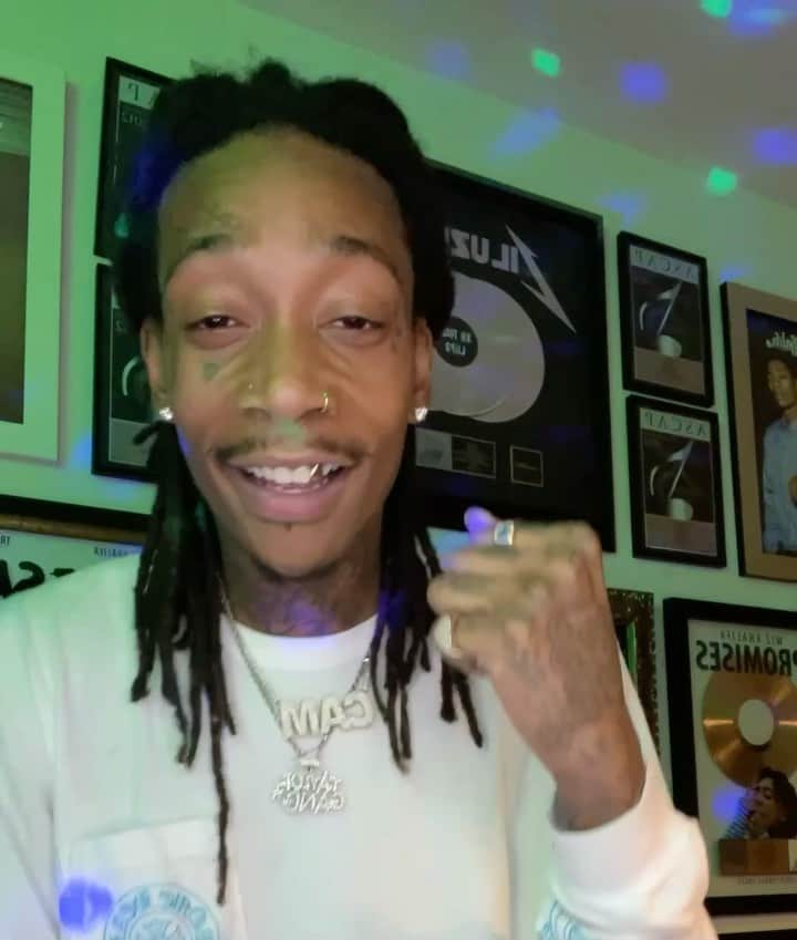 ウィズ・カリファのインスタグラム：「🚨🚨🚨Stream #fucc2020 @ fucc2020.taylorgang.com 😂😂😂 what’s ur fav song 💪🏾💪🏾💪🏾 link in bio 💥#taylorgang #wizkhalifa」