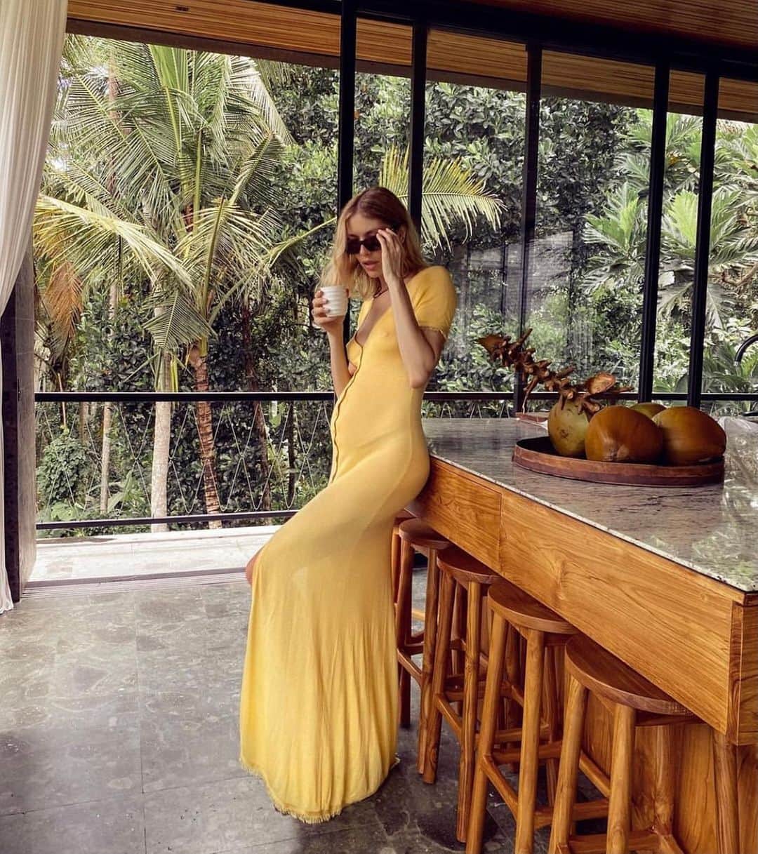 ベック&ブリッジのインスタグラム：「Holiday mode with @lenaperminova in our susannah short sleeve midi. Now available online + in stores #becandbridge」