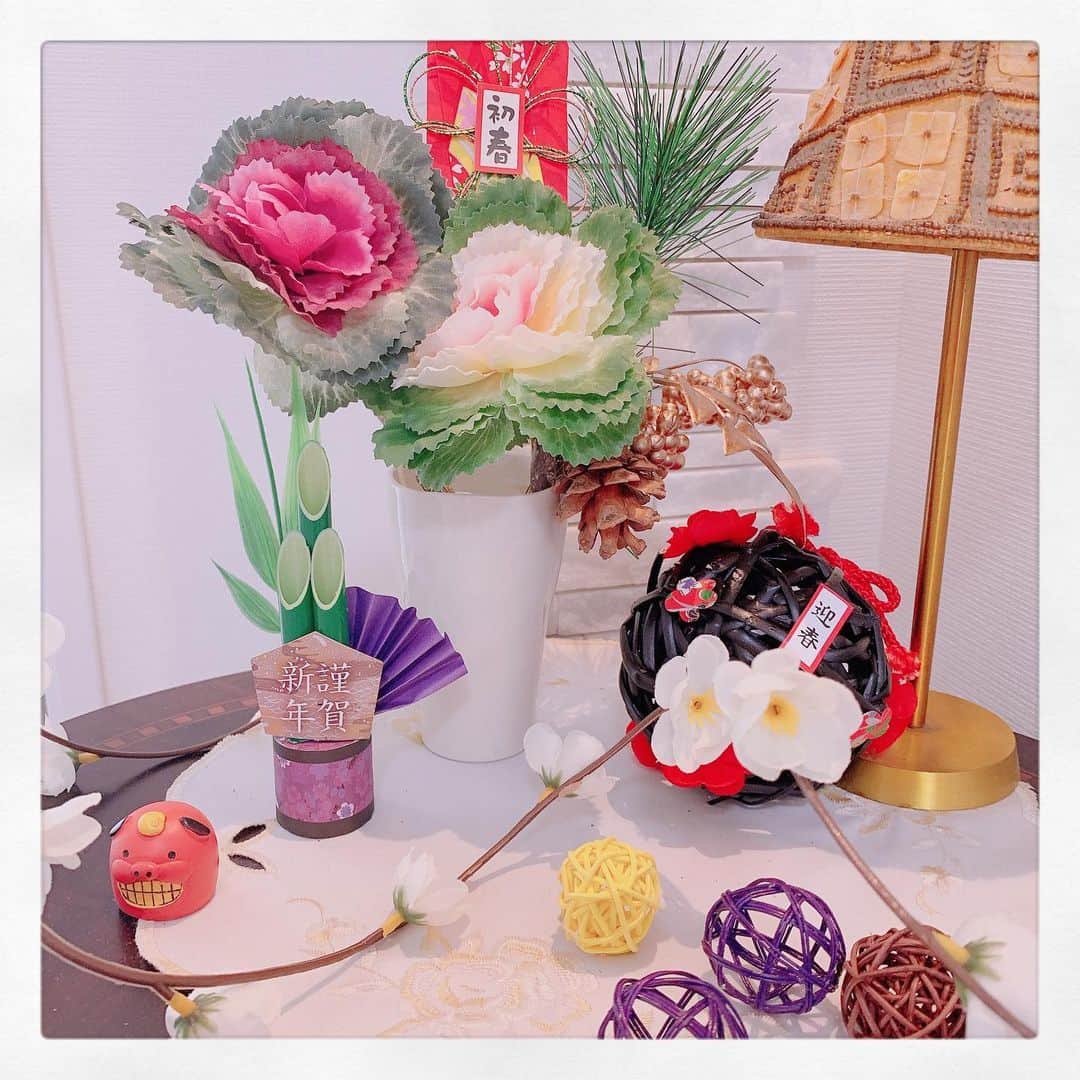 秋山莉奈さんのインスタグラム写真 - (秋山莉奈Instagram)「新年、あけましておめでとうございます🎍 今年も宜しくお願い致します✨  2021年、日々感謝の気持ちを忘れず、平穏な日々が戻ってきますように。。」1月4日 15時03分 - akiyama_rina