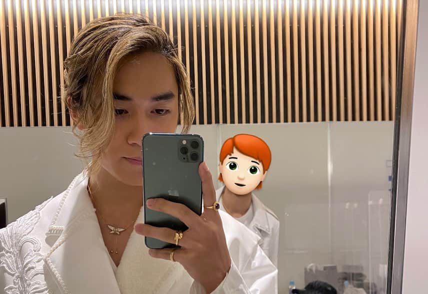 のインスタグラム：「...^*“2021”*^... 明けましておめでとう御座います🙇🏻‍♂️ 今年も宜しくお願い致します:)  今年は載せれるレベルの変顔でお願いしますw @mikufukahori.official」