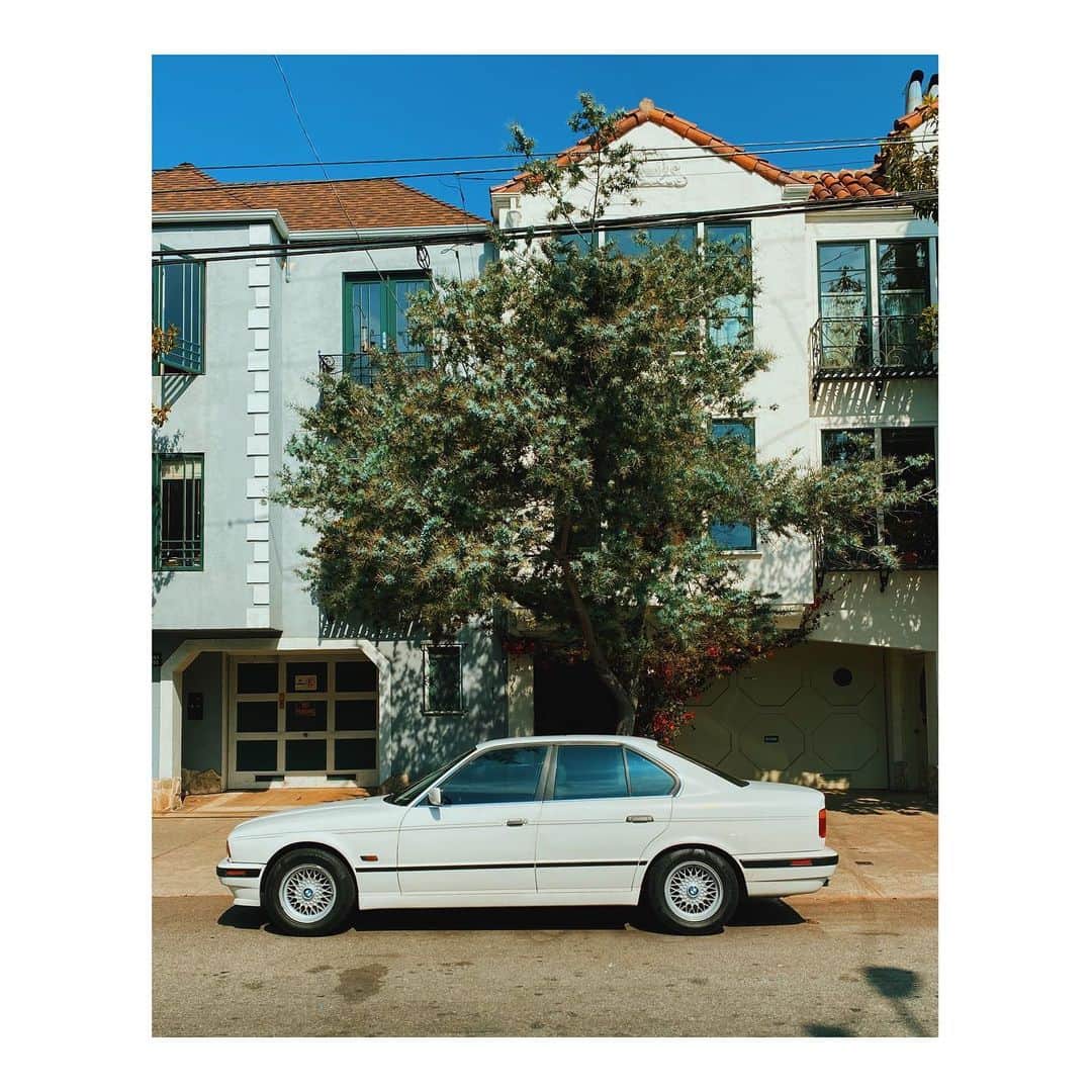 Melissa Santiagoのインスタグラム：「🔎 #CarsNTrees #AutosOfTheMission」