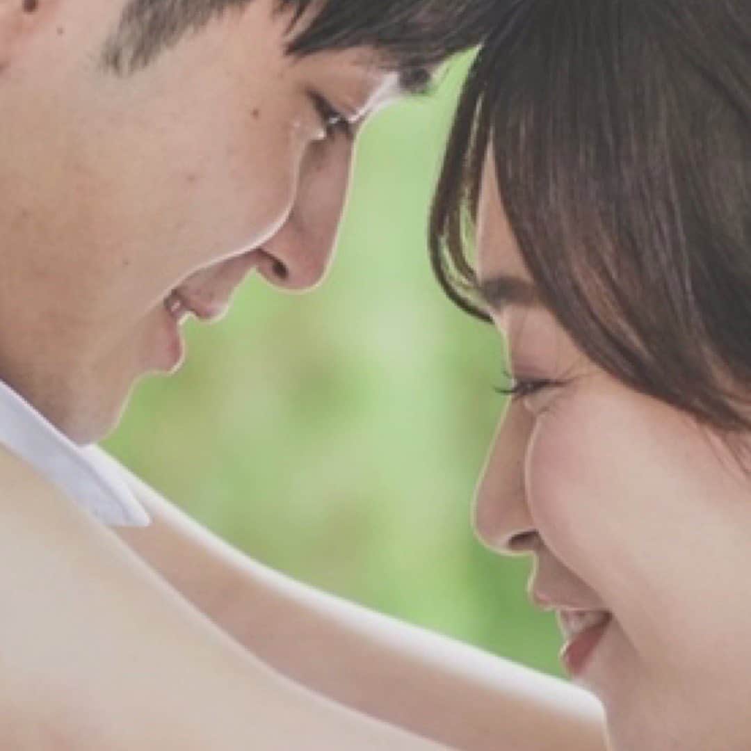 ヴィラデマリアージュさいたまのインスタグラム：「南フランス結婚式の街  今だからこそ 伝えられる想いがある  ご結婚式当日を一緒に迎えたゲストの皆様へ そしてこれからご結婚式を迎える新郎新婦様へ  この映像があなたの励みとなりますように  #villasdesmariages#ヴィラデマリアージュ#ヴィラデマリアージュさいたま#結婚式レポート#結婚式場#ウェディング#wedding#ブライダルフェア#2021年秋婚#2021年冬婚 #式場見学#大宮結婚式場#結婚式場探し#式場探し#南フランス#コンセプトウェディング#ガーデンウェディング#プレ花嫁#プレ花嫁準備#プレ花嫁さんと繋がりたい#卒花嫁#卒花嫁レポ#卒花嫁さんと繋がりたい#さいたま#さいたま結婚式場」