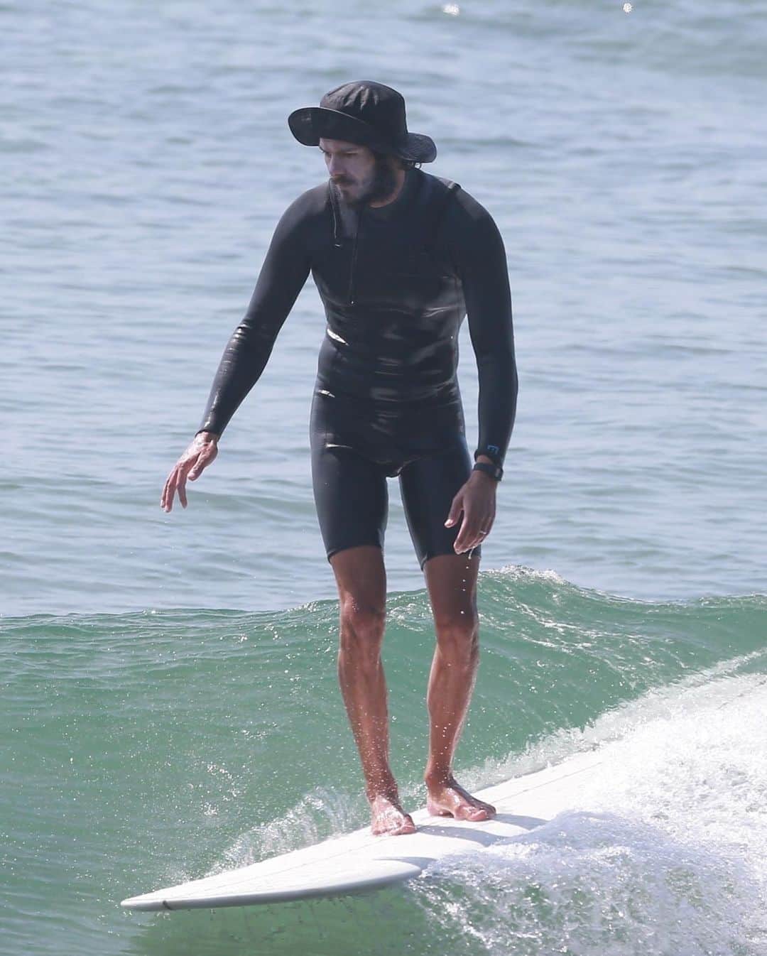 Just Jaredさんのインスタグラム写真 - (Just JaredInstagram)「Adam Brody catches some waves during a solo surf session.  #AdamBrody Photos: Backgrid」1月4日 15時35分 - justjared