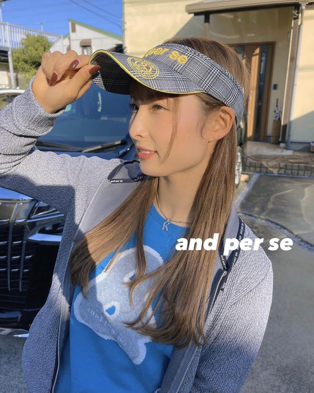 鶴岡果恋のインスタグラム：「🏌️‍♀️report🏌️‍♀️  少し遅くなりましたが、あけましておめでとう御座います。 本年も宜しくお願い致します。  今シーズンからand per se 様のウェアを 着用させて頂きます。 試合でどんなコーディネートが出来るか 今から凄くワクワクしています😌 デザイン豊富でand per se様のイメージと 魅力を最大限活かせるように 女性としてもそうですが技術も磨いていきたいと 思います！！ 試合着用ウェアを是非チェックしてて下さい☺️  #家の前での写真はご愛嬌 #映えを狙ったが… #andperse #golfwear  #lpga  #タイトリスト #ゴルフ」