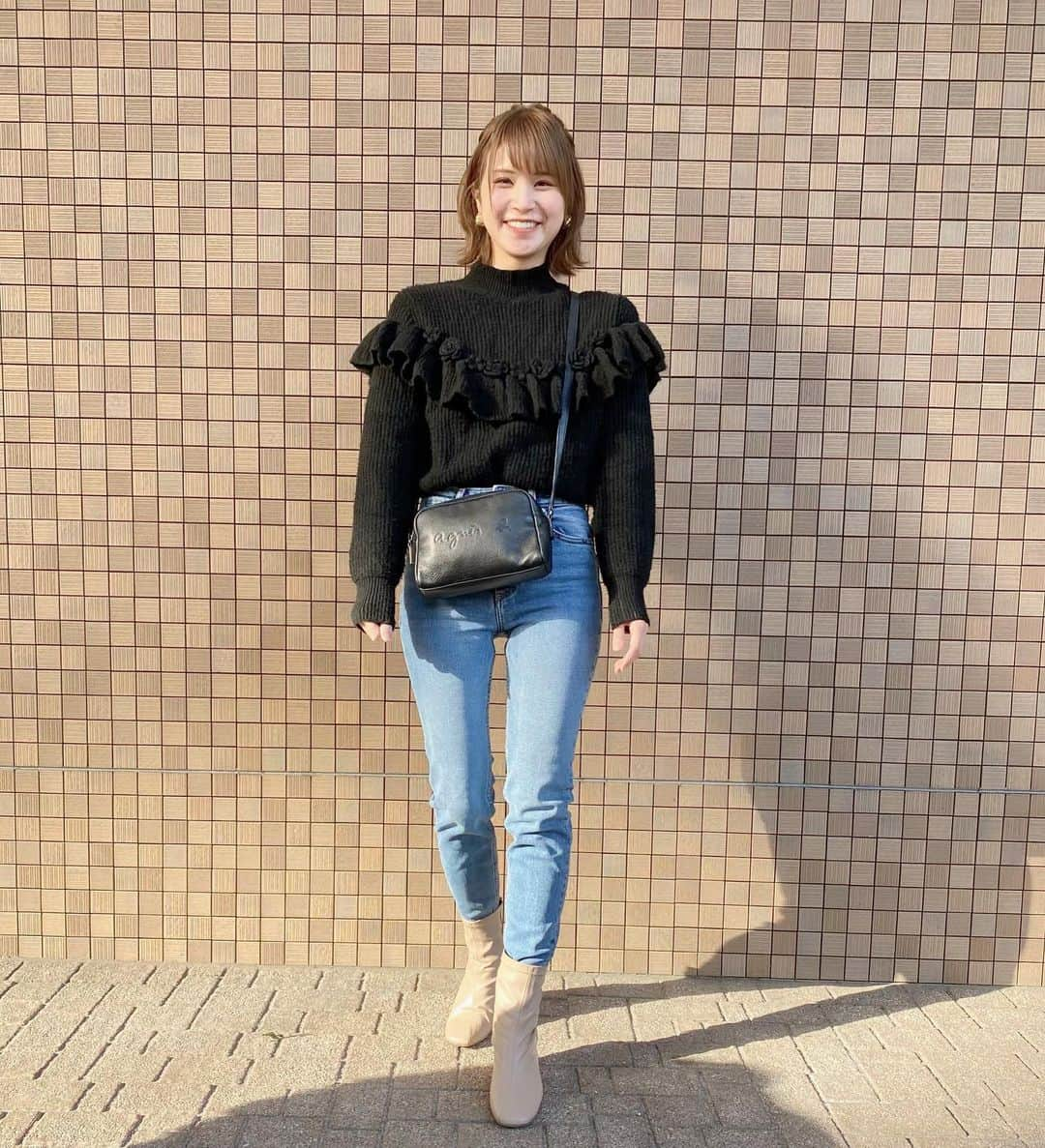 川島菜月さんのインスタグラム写真 - (川島菜月Instagram)「. . . 最近の洋服💁‍♀️ 今年はもう少しカラフルな洋服が 着られるといいなぁ‼︎ 楽天ルームに詳しく貼ってるよ🤍 . . . #ZARA #repetto #ママコーデ #2児のママ」1月4日 15時49分 - natsuki0624kia