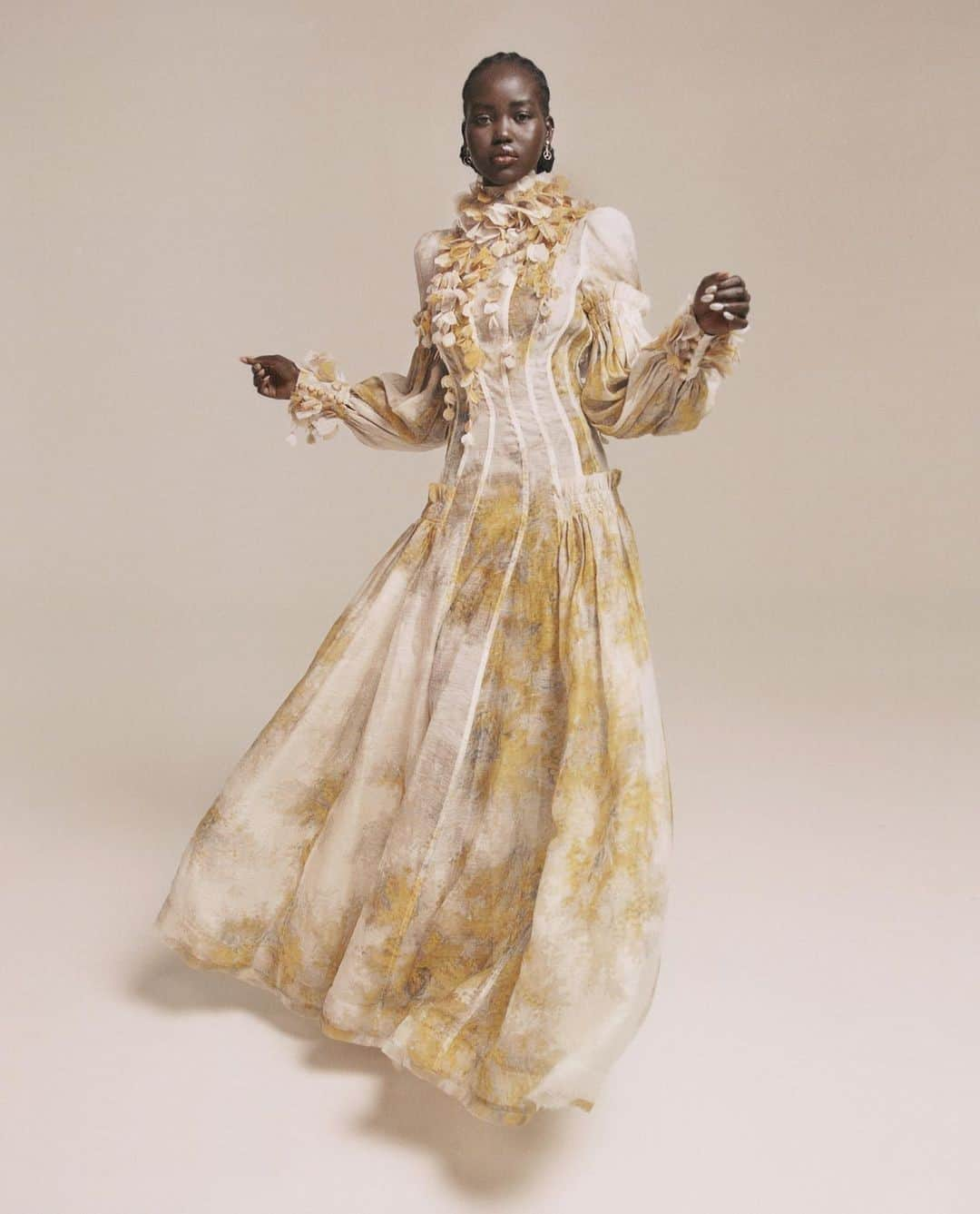 ジマーマンさんのインスタグラム写真 - (ジマーマンInstagram)「As Seen: @adutakech in the Botanica Wattle Gown from our upcoming Spring 2021 RTW Collection for @obsmagazine. Photo by @campbelladdy, fashion editor @jojones_fashion. #ZimSpring21 #WILDBOTANICA #comingsoon #zimmermann」1月4日 16時00分 - zimmermann