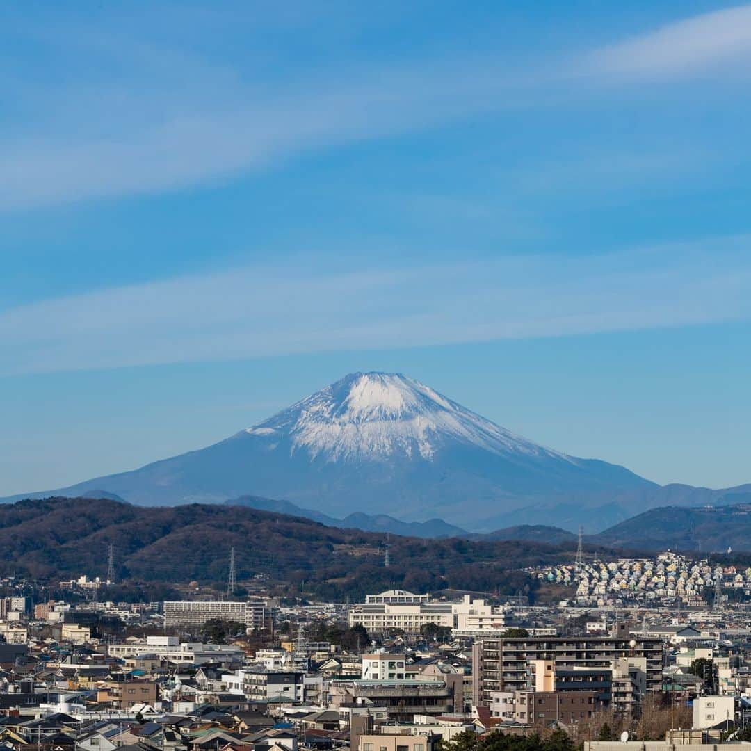 平塚市さんのインスタグラム写真 - (平塚市Instagram)「*​ あけましておめでとうございます！ 今年もよろしくお願いします。 *** #手をつなぎたくなる街 #hiratsukagood #hiratsuka#平塚 #kanagawaphotoclub #富士山#富士 #富士見百景 #mtfuji#fujiyama #mtfujipic #mtfujiphoto_ig #worldheritage #fugaku #週末の過ごし方 #日々#暮らし #instagramjapan#igersjp」1月4日 16時16分 - hiratsukagood