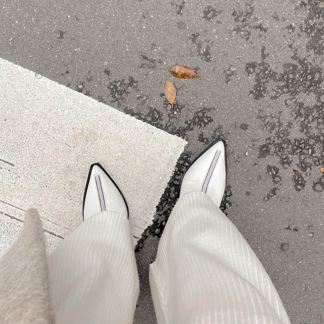 徐琁さんのインスタグラム写真 - (徐琁Instagram)「今天穿了新的小白靴🤍」1月4日 16時18分 - cos55555