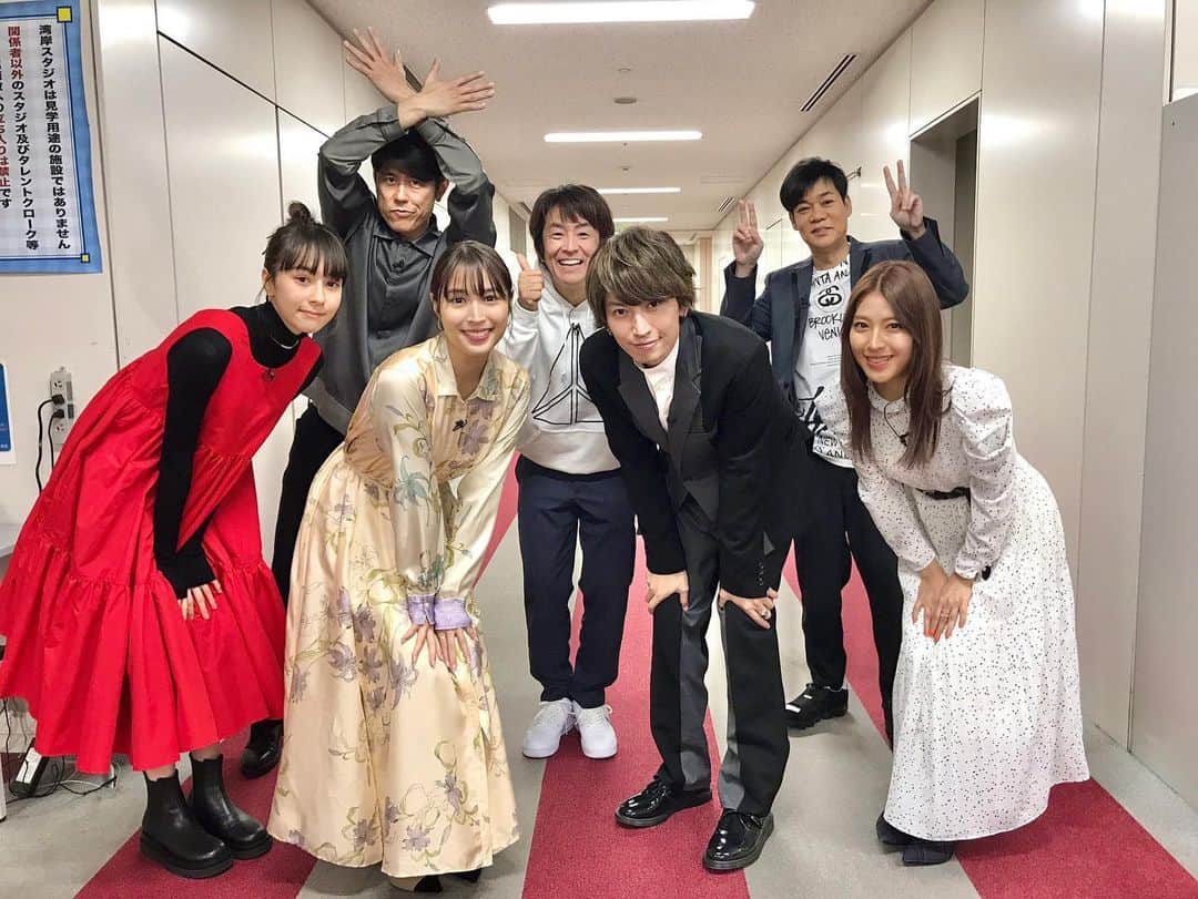 朝倉 豊のインスタグラム：「集合写真って楽しいな。 お2人一緒にお仕事させていただきました^_^ --------------------------------------------- フジテレビ【#ネプリーグ スペシャル】 2021年1月4日19:00〜 #広瀬アリス 氏 #安藤ニコ 氏 Hairmake: #宮本愛 氏 (広) @RIKAFUJIWARA_HAIRMAKE (安) #mywork #知ってるワイフ @shitteru_wife  2021年1月7日22時スタート」