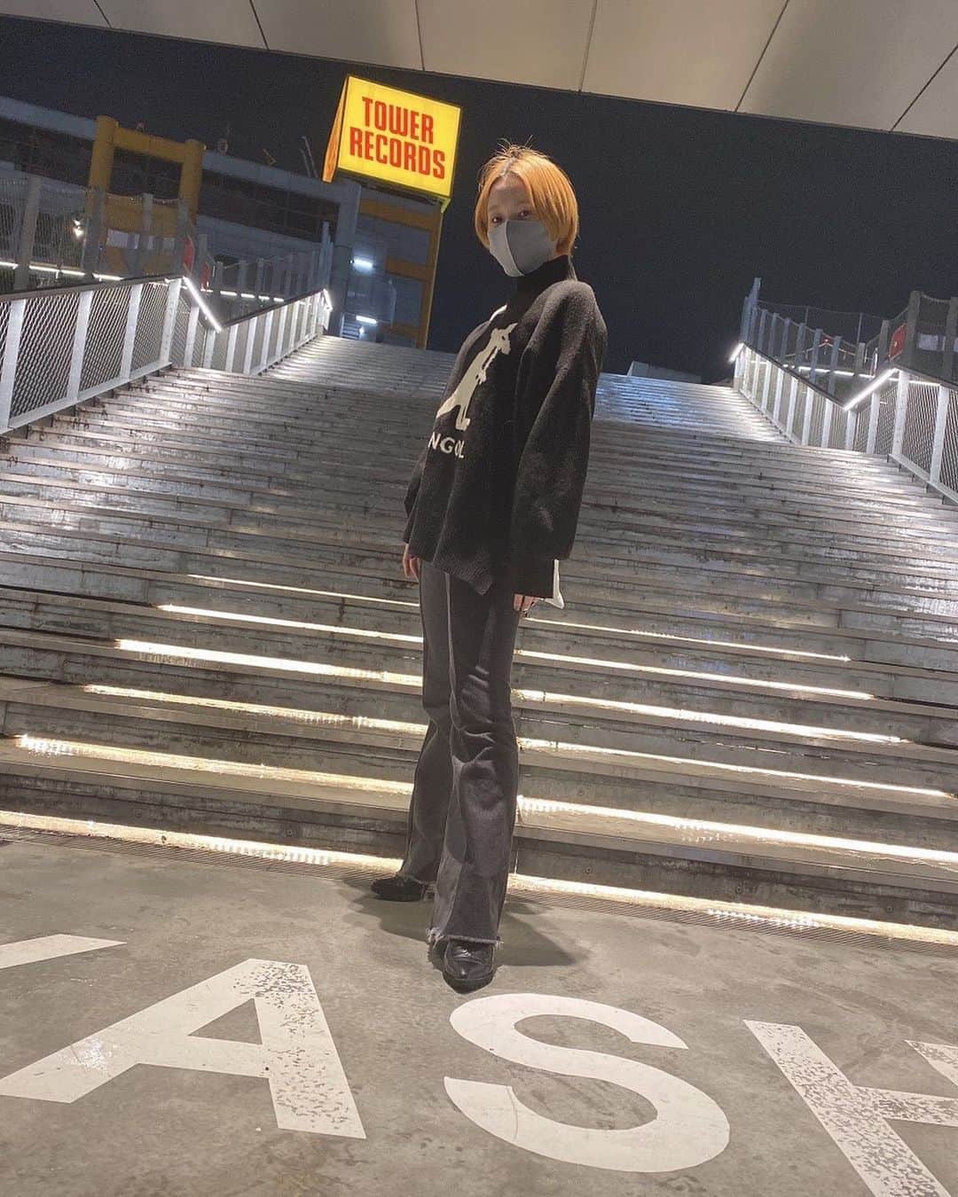 工藤菫のインスタグラム：「これからコーデとか沢山載せていきたいな〜と思ってる〜🥺🥺🤎  ヨウフクがダイスキです！！！  #宮下パーク  #suuコーデ」