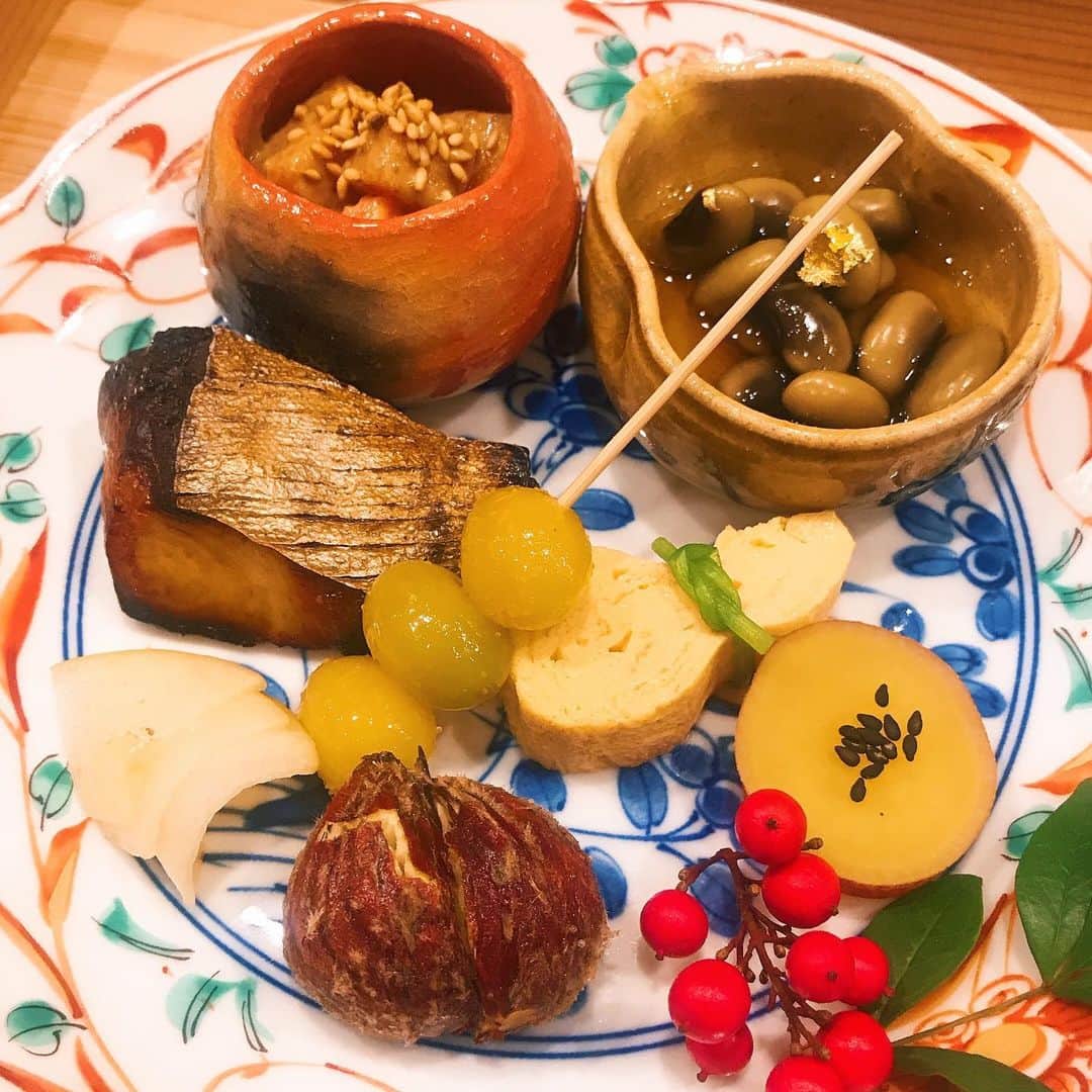 板橋よしえのインスタグラム：「🇯🇵2021年🇯🇵 新年あけましておめでとうございます🌅 皆さまにとって素晴らしい一年になりますように☺️✨ 本年もどうぞよろしくお願いいたします🐮」