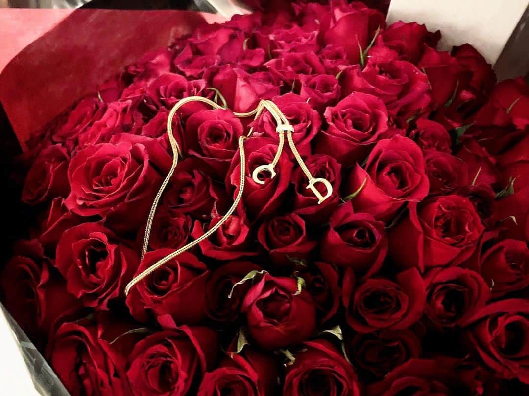 神宮 若奈さんのインスタグラム写真 - (神宮 若奈Instagram)「🌹💖 #dior #diorvintage #accessory  #necklace #redroses #kawaii」1月4日 17時25分 - jinguwakana