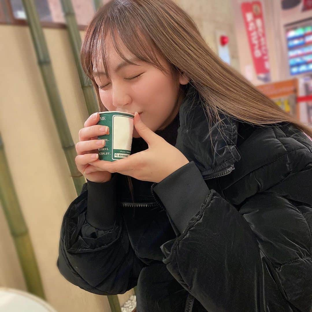 坂口理子さんのインスタグラム写真 - (坂口理子Instagram)「SAにてお茶をいただきました🍵 (※今日の写真ではありません) お正月は家族でゆっくり...😌 三社参りしました⛩ おみくじは吉末吉中吉でした😊 感染対策ばっちりにして 祖父母のお家に正月の挨拶を しにいきました☺︎ #sa #お茶 #あったかいお茶 #だいすき #ごはん屋さんにいくと #あったかいお茶ありますか ？ #ってきくものだから #歳感じるね #って言われるけど #わりと昔から好き」1月4日 17時29分 - ricopi__hkt48