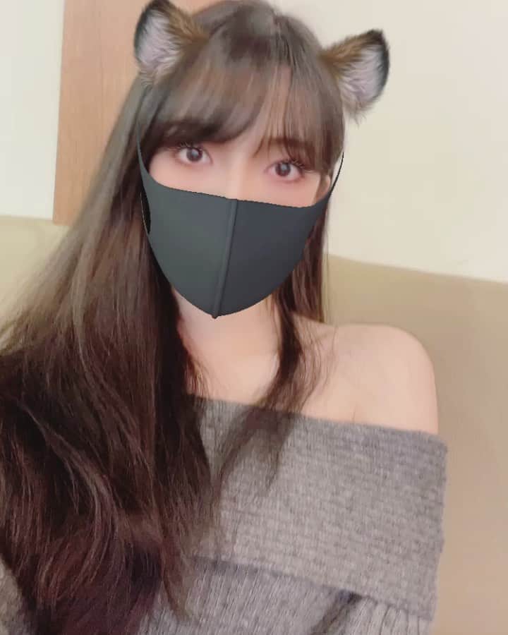 ユジョン のインスタグラム：「이불 속 체고🍊」