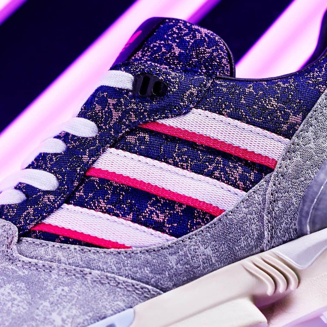 adidas Originalsさんのインスタグラム写真 - (adidas OriginalsInstagram)「The latest installment in the A-ZX Series, the ZX 5000 Vieux Lyon sneaker, celebrates the history of the Jacquard region in France. The iconic silhouette is updated with an intricate padded weave on the upper, custom lace jewels, and a choice of two ornate prints.  Launching globally on January 8 at adidas.com/A-ZX.   #adidasZX #AtoZX」1月4日 18時03分 - adidasoriginals