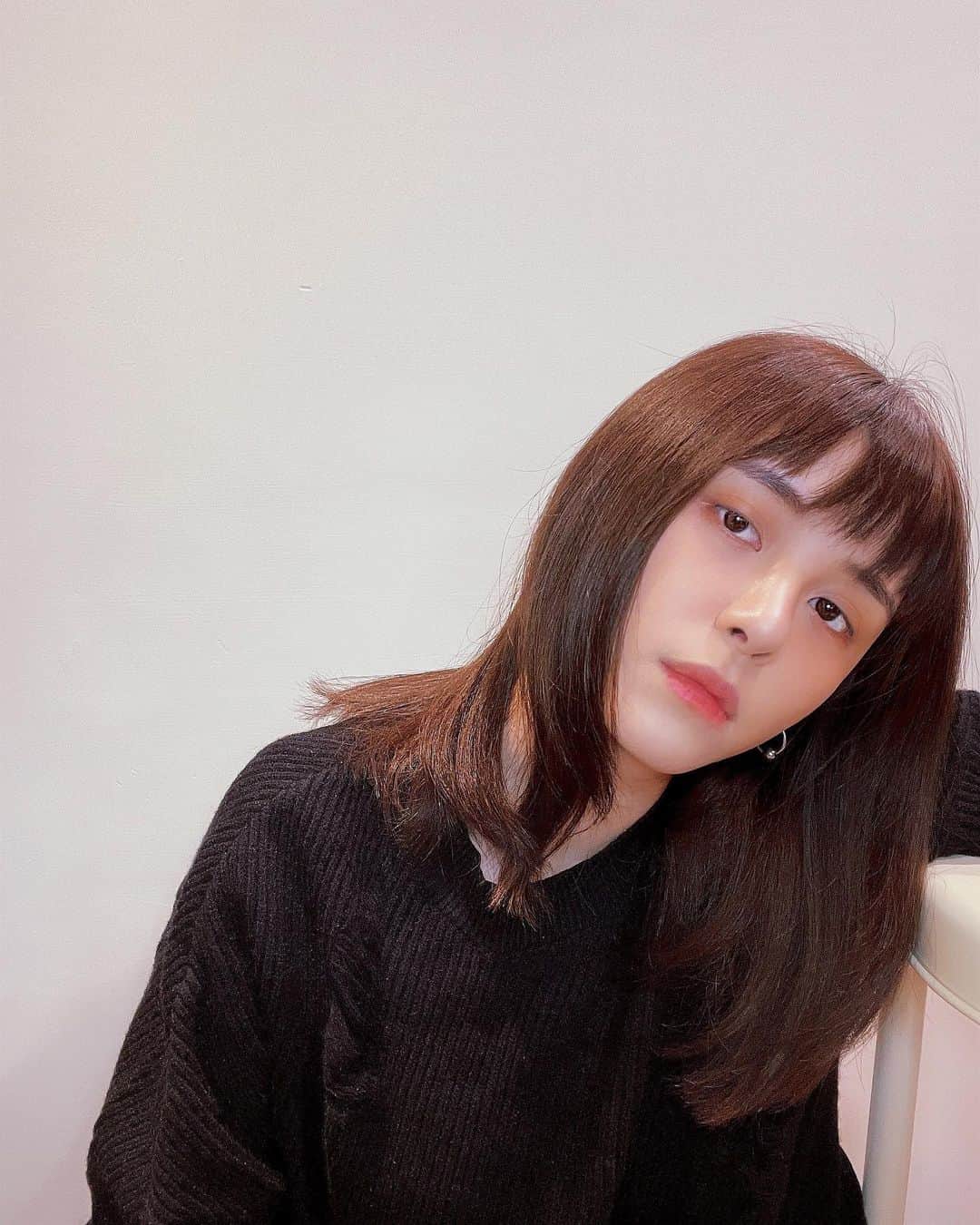 宇珊のインスタグラム：「要剪短嗎要剪短嗎要剪短嗎要剪短嗎要剪短嗎要剪短嗎要剪短嗎要剪短嗎要剪短嗎要剪短嗎要剪短嗎要剪短嗎要剪短嗎要剪短嗎要剪短嗎 #明天要剪頭髮了 #好掙扎」