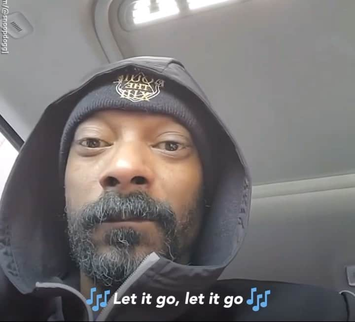 カイヤのインスタグラム：「Let it go!!! . . . . . . . . . #caiya #snoopdogg #snoop #letitgo #frozen #past #brighter #future #lifeisgood #takecare #newyear #moveon #moveforward #dontlookback #bestisyettocome」