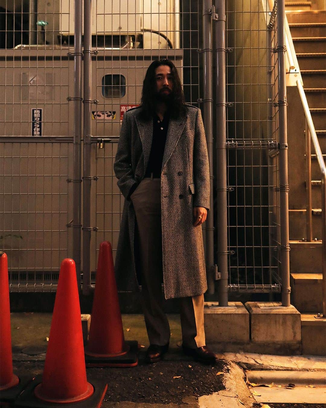 Droptokyoさんのインスタグラム写真 - (DroptokyoInstagram)「TOKYO STREET STYLE⁣⁣ ⁣ Name: @ryota_hatanaka Occupation: Shop Staff (@cannabis_tokyo) Coat: #LITTLEBIG Knit: #SECONDLAYER Pants: #SECONDLAYER Shoes: #ION Ring: #Vintage #streetstyle#droptokyo#tokyo#japan#streetscene#streetfashion#streetwear#streetculture#fashion#ストリートファッション#コーディネート ⁣⁣ Photography: @dai.yamashiro」1月4日 18時07分 - drop_tokyo