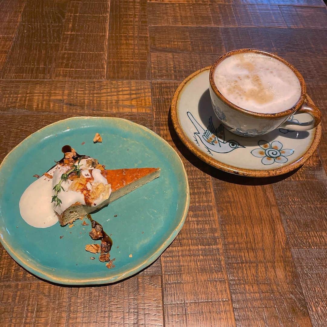 柏山奈々美さんのインスタグラム写真 - (柏山奈々美Instagram)「2021年。 今年もよろしくおねがいします😌✨  #cafe #カフェ #cafestagram  #인스타그램 #카페 #카페스타그램 #카페그램 #분위기좋은카페 #いつかの写真」1月4日 18時21分 - nanamikashiyama