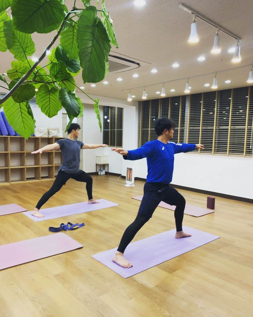 寺島成輝さんのインスタグラム写真 - (寺島成輝Instagram)「ヨガトレーニング🧘‍♂️野球に繋げろ @dattetomoyoga ありがとうございました！」1月4日 18時40分 - narukiterashima18