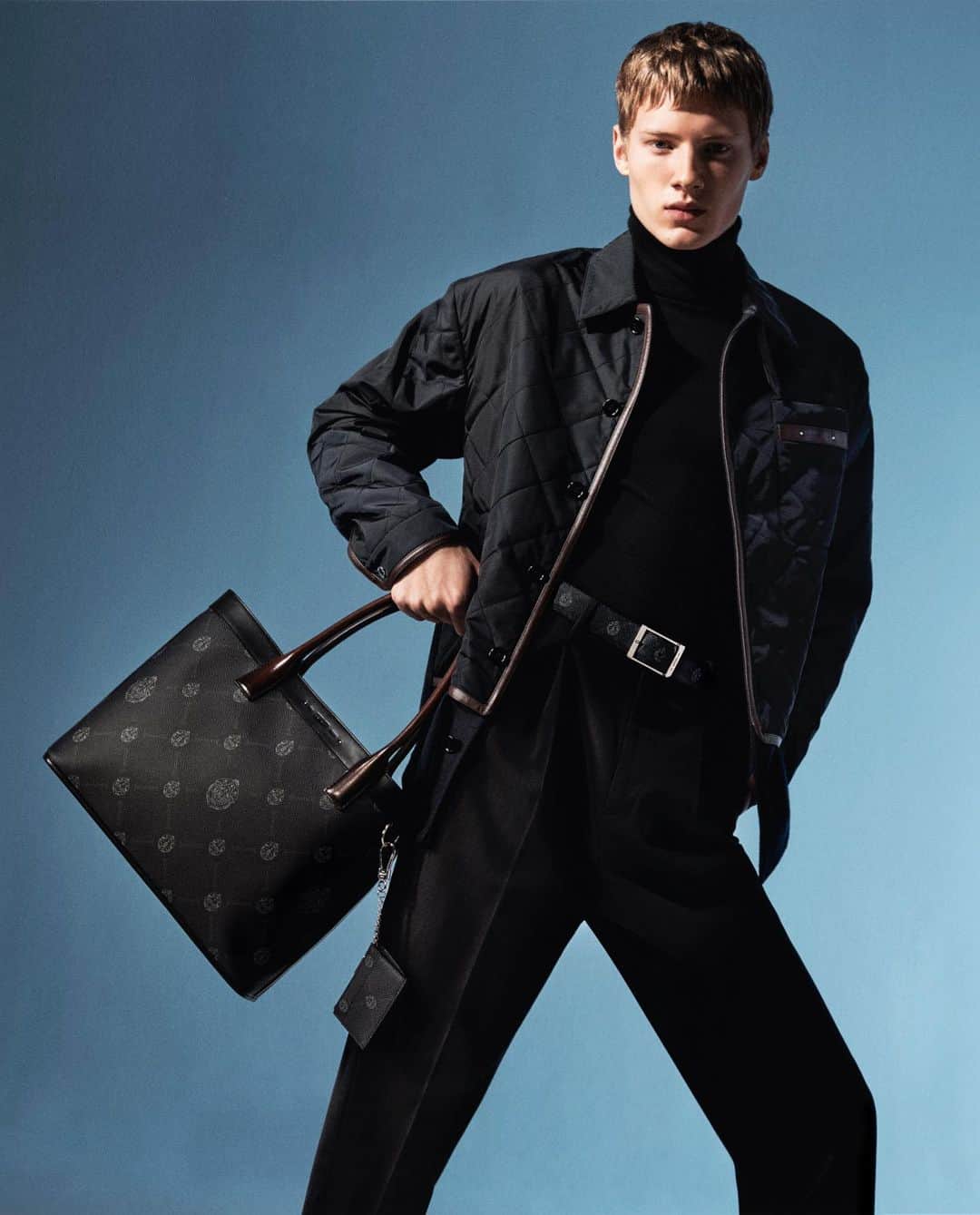 ベルルッティのインスタグラム：「- THE #BERLUTI SPRING 21 PRE-COLLECTION BY @kris_van_assche -  Introducing the ‘Forever’ Tote Bag in SIGNATURE Canvas.   The pre-collection is now available In-Store and on the E-Shop.   Photography by @carlijnjacobs  Creative Direction by #krisvanassche and @mmparisdotcom  Styling by @mauricionardi」