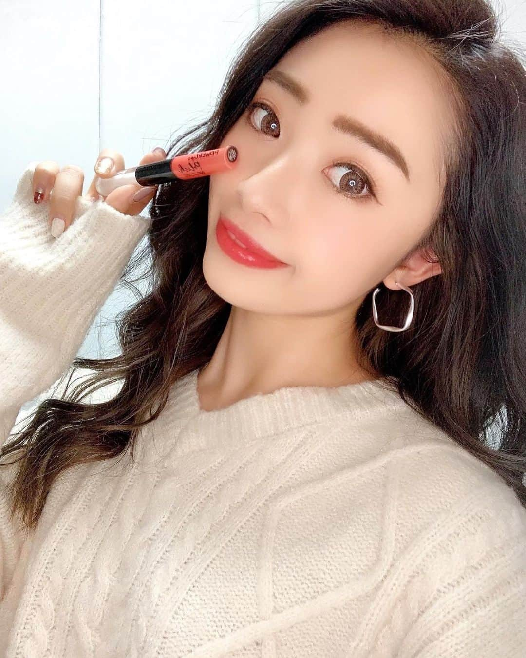 駄原杏里沙さんのインスタグラム写真 - (駄原杏里沙Instagram)「・ 最近マットリップ💄 ハマってたけどグロスも やっぱりかわいい🤤💕 ・ ・ 今日はコスメ断捨離🙌 新品コスメ大量でてきた😅 ほとんどさよならした😛 #ストック癖どうにかしたい 。　 ・ ・ #make#makeup#cosmetics #nupalette  #lip#lipstick#powerlips#断捨離 #掃除#ストック#メイク#メイク好き  #コスメ#コスメオタク#コスメ部  #コスメ好きな人と繋がりたい  #メイク好きな人と繋がりたい  #パワーリップ#ティント#グロス #ファッション#今日のコーデ#綺麗になる事が仕事」1月4日 19時21分 - arisadahara_bl8m