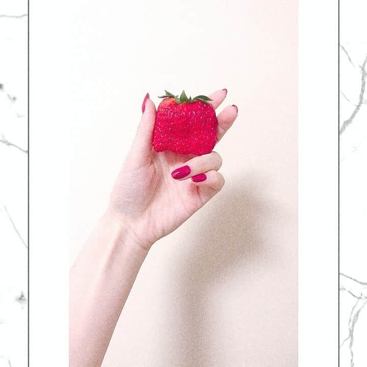 のインスタグラム：「🍓 二大好きな果物のひとつ もうひとつは無花果です」