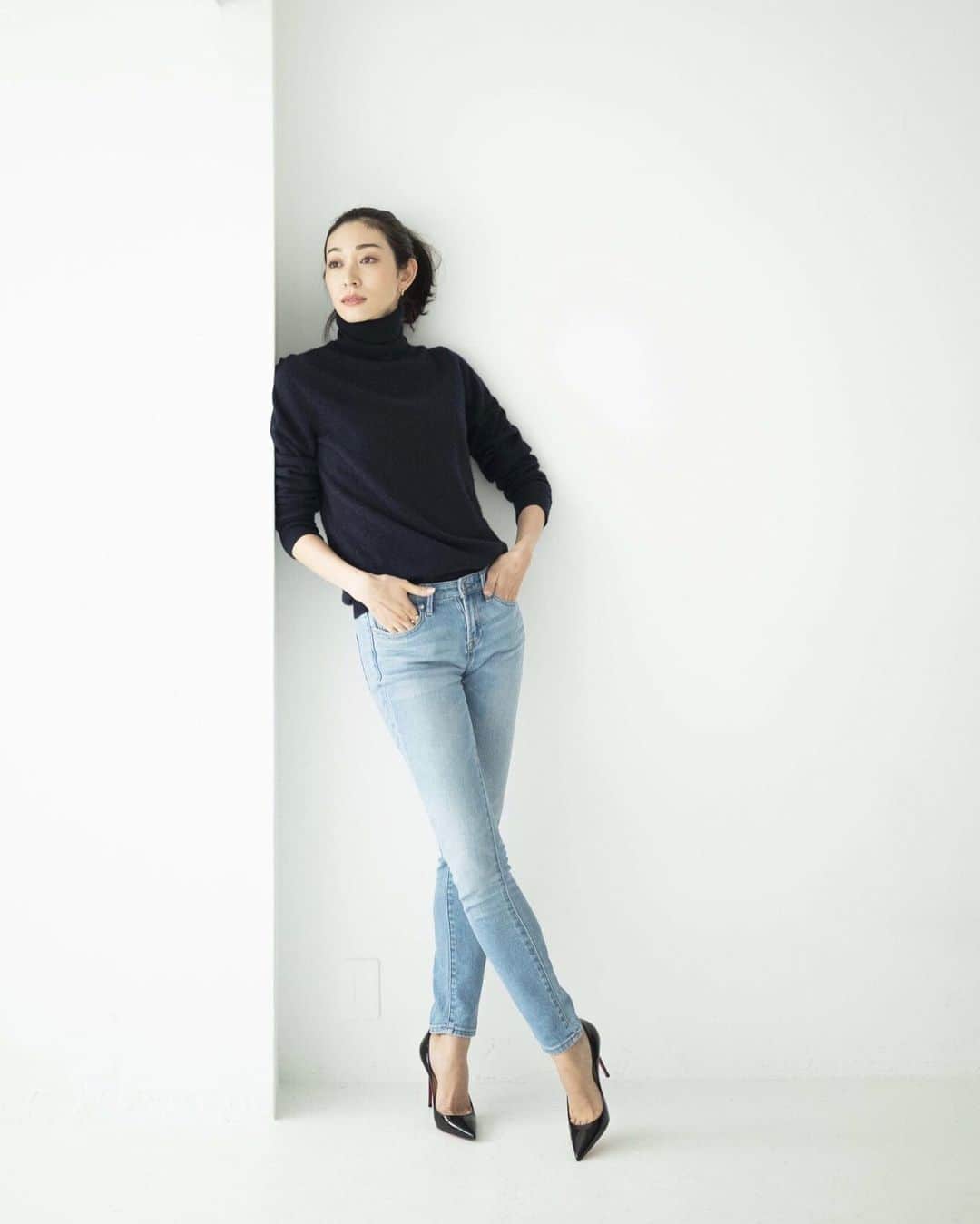 熊澤枝里子のインスタグラム：「正月三が日が過ぎ、 そろそろ通常モード。  ご馳走三昧の有り難いお正月食から、通常食に徐々にシフトチェンジ🌟  食べ物ばかりの私のストーリーからもわかる通り、私は食べる事も作る事も探求することも、『食』がとっても 好きみたいです😌❣️  今年も美味しいものを美味しく満足にいただけることに心から感謝しながら🙏🌍 美味しく適度に食べ、心地よくワークアウトして、沢山仕事する一年にしまっす✨  コロナの影響がある中ですが、自身で考え出来る事しながら、力を合わせて力強く乗り切っていきましょう！🤝」