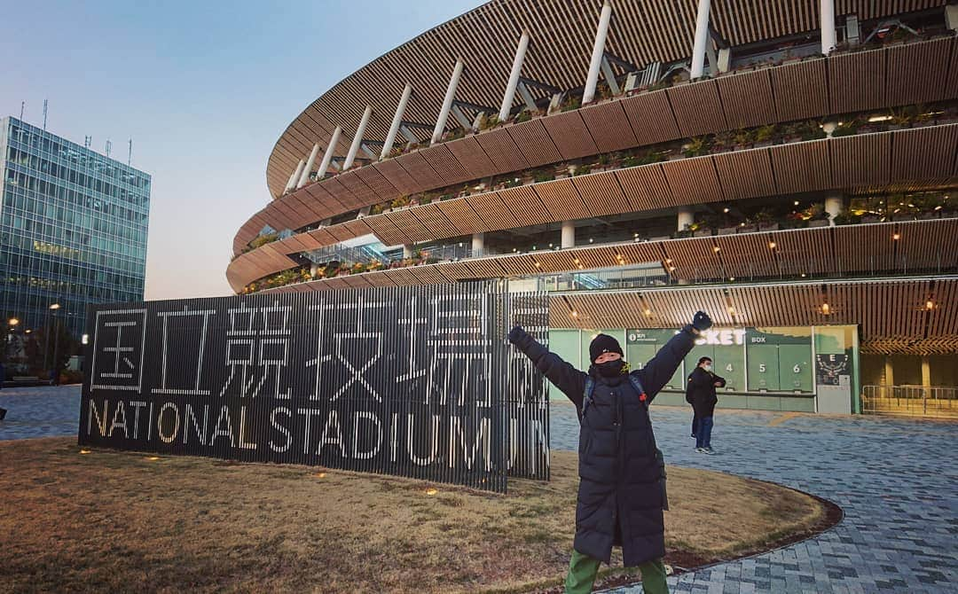 パッパラー河合さんのインスタグラム写真 - (パッパラー河合Instagram)「新国立競技場でルヴァン杯決勝を観戦。応援する柏レイソルは敗戦。でもホラ全部の大会で優勝したら優勝する喜びも無くなるでしょ？今年も楽しい1年が始まったと思うことにしました。オレも大人になったな(還暦)。  #柏レイソル #ルヴァン杯決勝 #新国立競技場」1月4日 19時43分 - papala_kawai