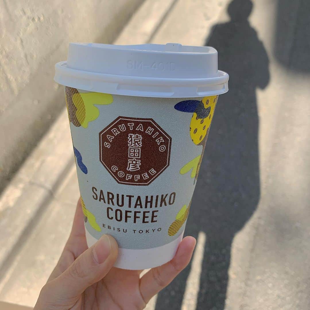 齋藤智奈美のインスタグラム：「#猿田彦珈琲  のカフェラテが いちばんすき♡  写真のはカフェラテじゃないけどw  #カフェラテ」