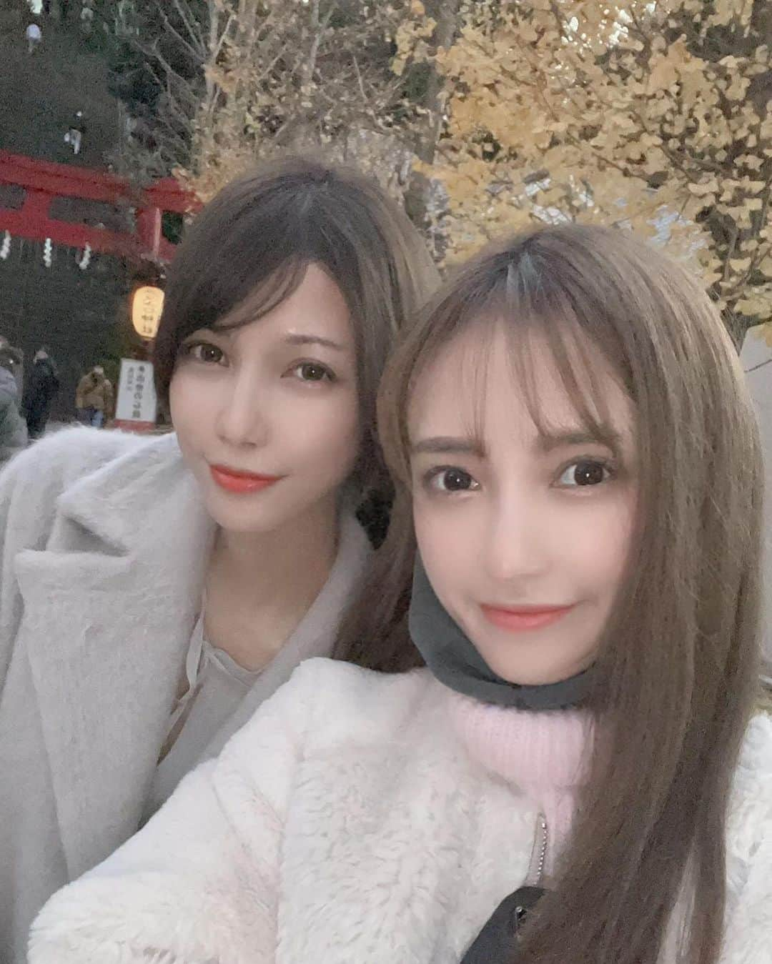 植田せりなさんのインスタグラム写真 - (植田せりなInstagram)「愛宕神社にせいちゃん @seeeiiina.m31 と行ってきました⛩🎍 年越しもせいちゃんと過ごしたよ🌅 妹みたいな可愛いせいちゃん👭💕  みんな今年もよろしくね☺️🙏💕 ㅤㅤㅤㅤㅤㅤㅤㅤㅤㅤㅤㅤㅤ  ㅤㅤㅤㅤㅤㅤㅤㅤㅤㅤㅤㅤㅤ #愛宕神社 #出世の石段 #厄除け #初詣 #tokyo#japan#japaneseculture#japanese」1月4日 19時46分 - serina_ueda