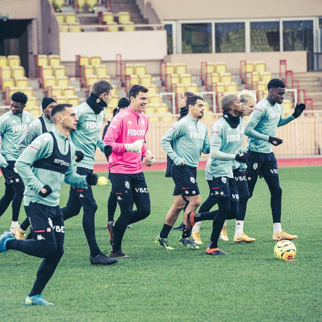 ASモナコさんのインスタグラム写真 - (ASモナコInstagram)「🔙 𝕥𝕠 𝕥𝕣𝕒𝕚𝕟𝕚𝕟𝕘 👉⚽️ #REPEAT」1月4日 20時00分 - asmonaco