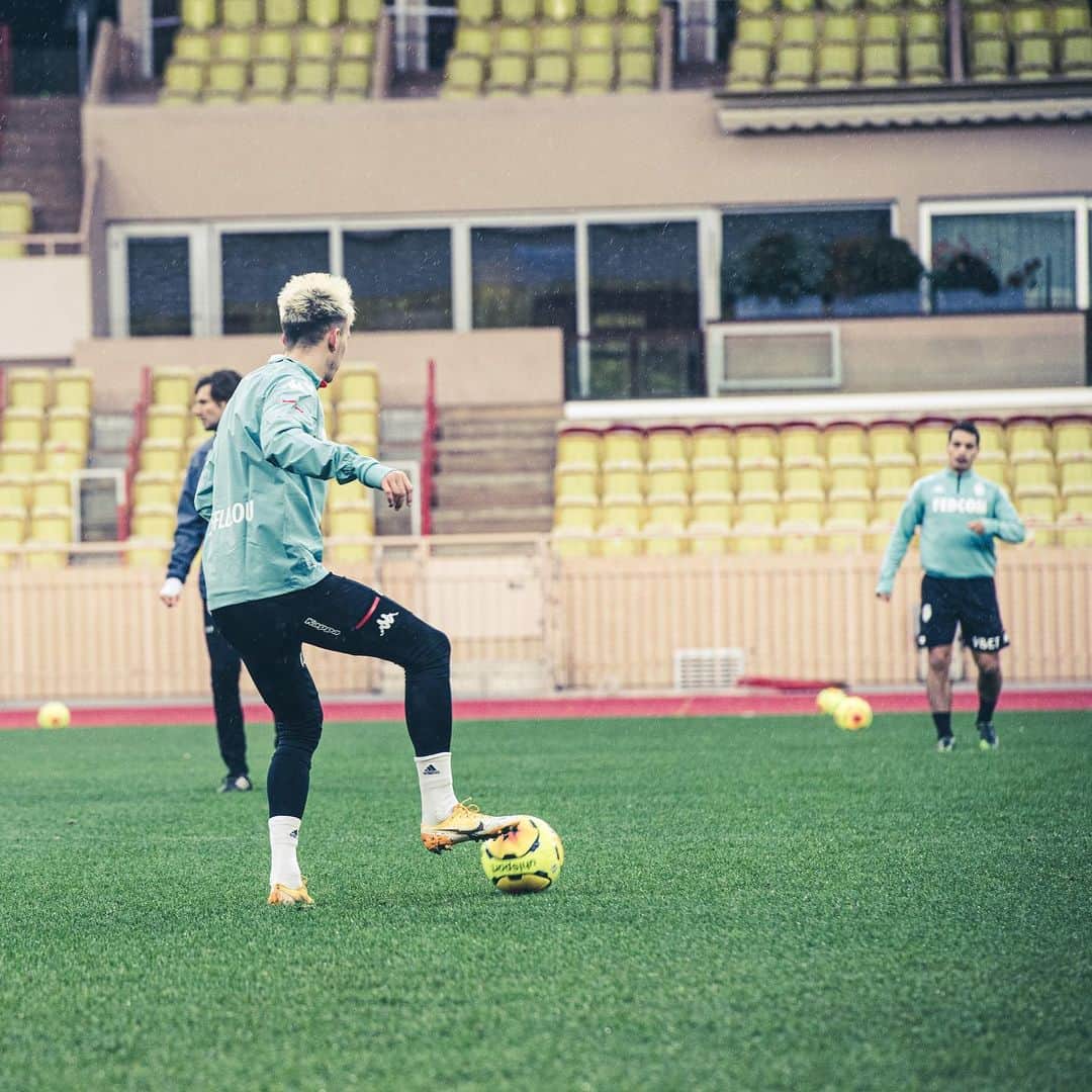 ASモナコさんのインスタグラム写真 - (ASモナコInstagram)「🔙 𝕥𝕠 𝕥𝕣𝕒𝕚𝕟𝕚𝕟𝕘 👉⚽️ #REPEAT」1月4日 20時00分 - asmonaco