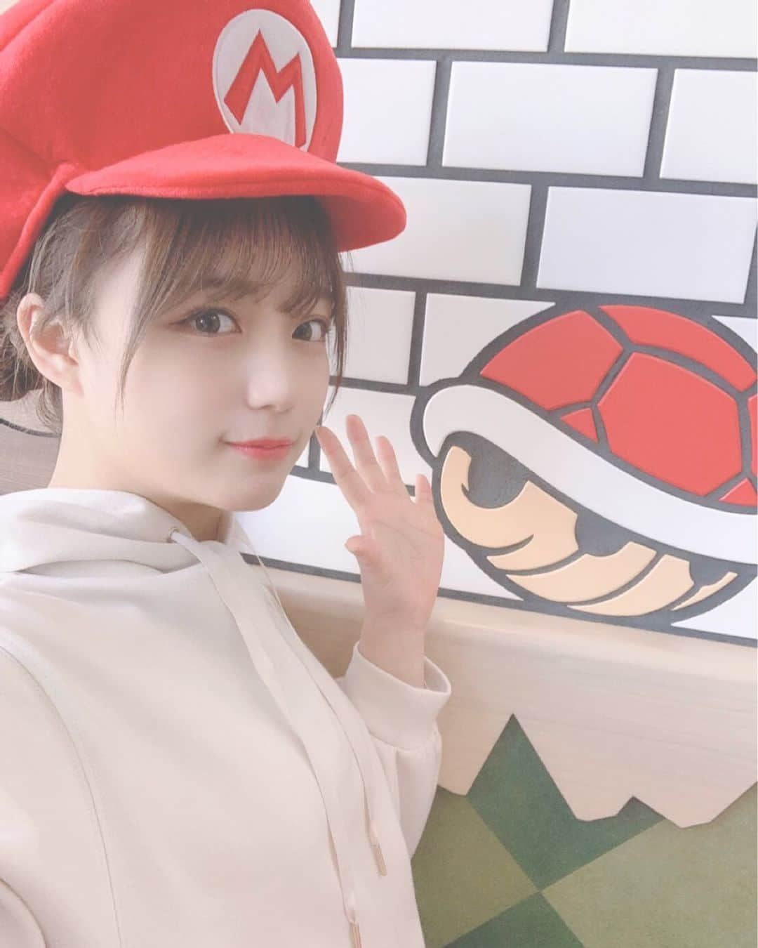 首藤百慧さんのインスタグラム写真 - (首藤百慧Instagram)「赤甲羅🐢❤️💨  早く新エリアに入りたいなぁ💭‼︎  ． ．  #USJ #universalstudiosjapan #supermario #ユニバ #ユニバーサルスタジオジャパン #新エリア #マリオカフェ #ニンテンドーワールド #マリオ #ルイージ #ピーチ #ピーチ姫の桃クリームソーダ #ラストアイドル #アイドル #ラストアイドル2期生アンダー #首藤百慧 #もえつん」1月4日 19時58分 - moe_li2u