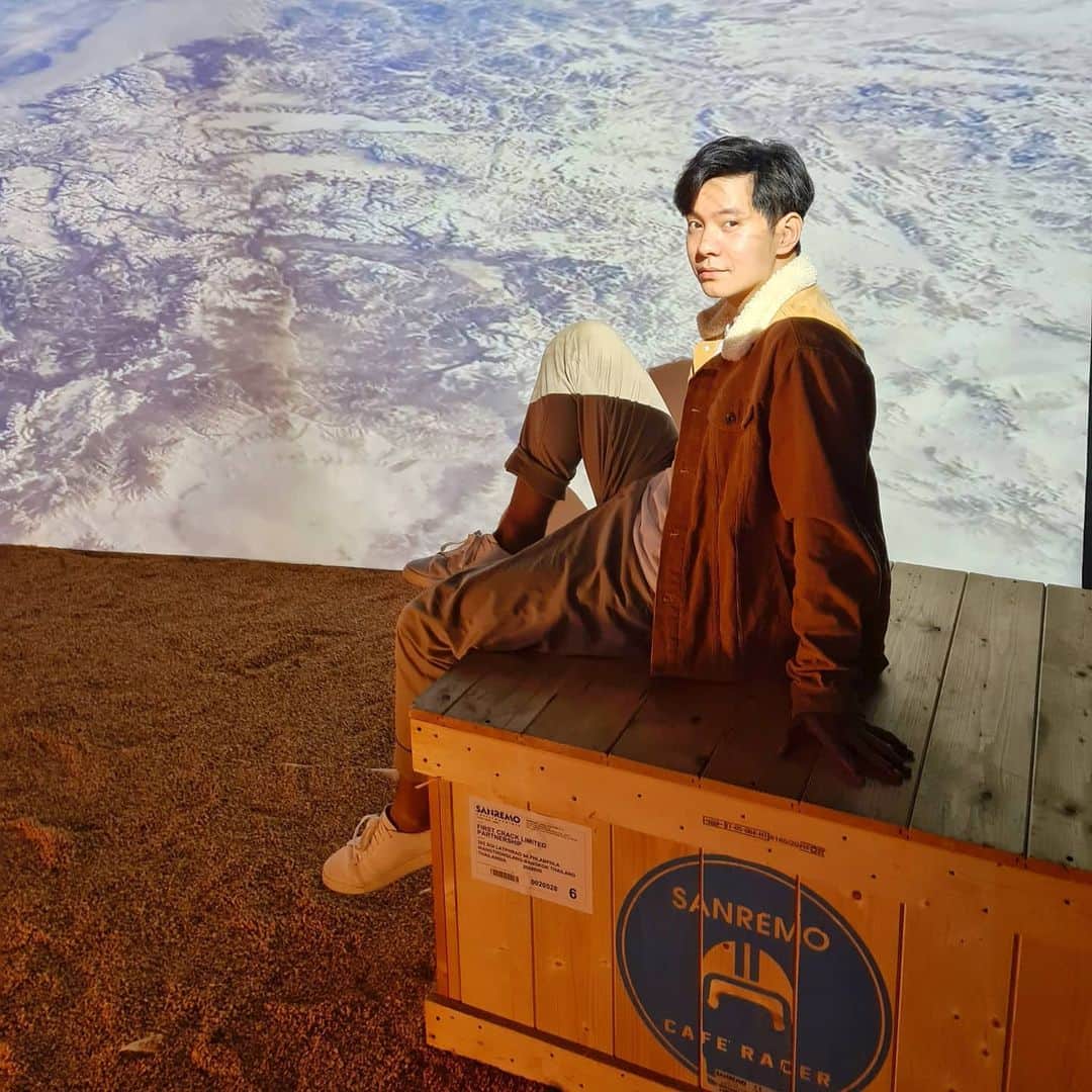 アイス・サランユーのインスタグラム：「ดาวน์น้อย ผ่อนนาน  ดาวอังคาร เลยไม่มีใคร @mars.cnx #chiangmai #เชียงใหม่」